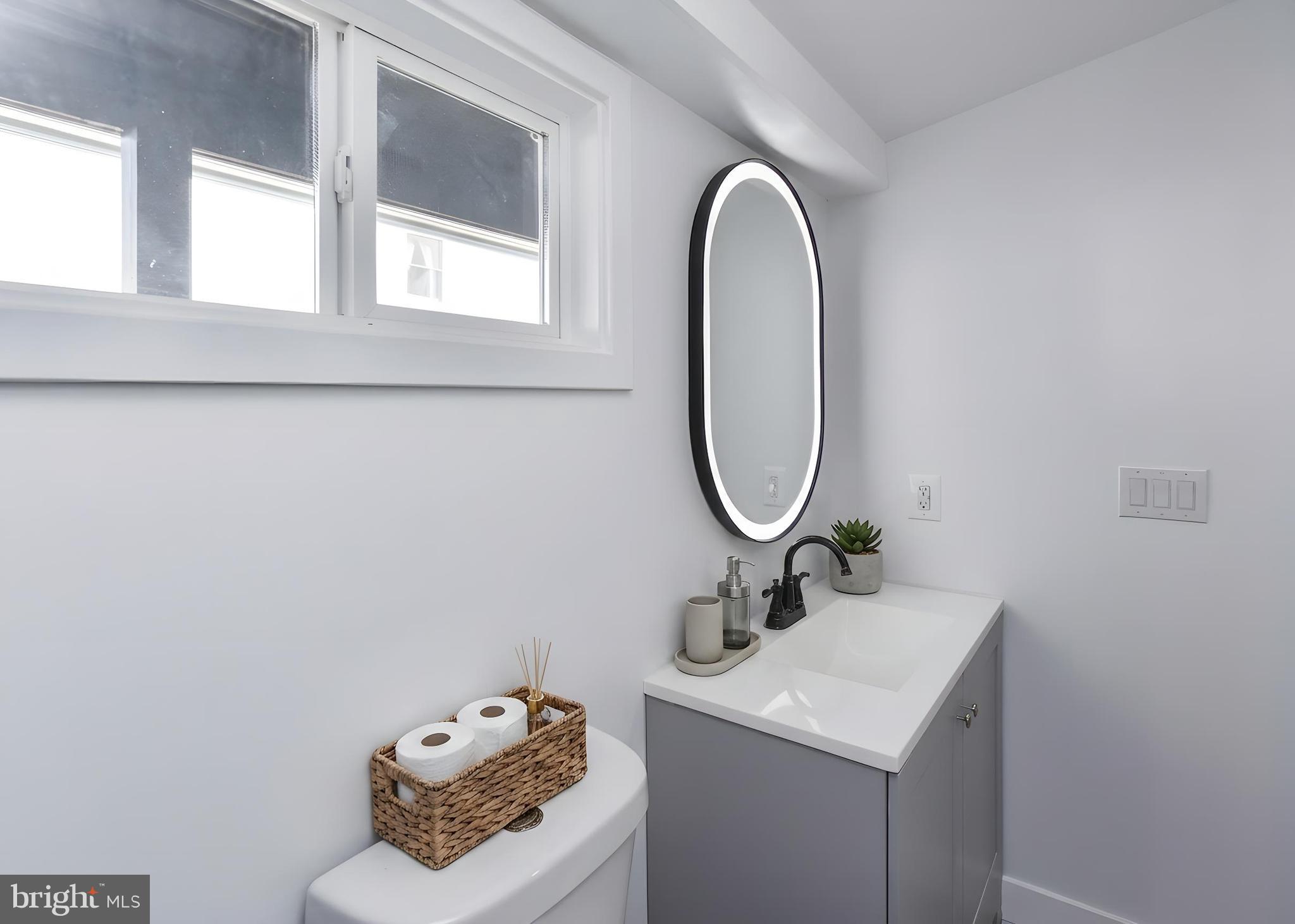 WOODLAND BEACH - Residential