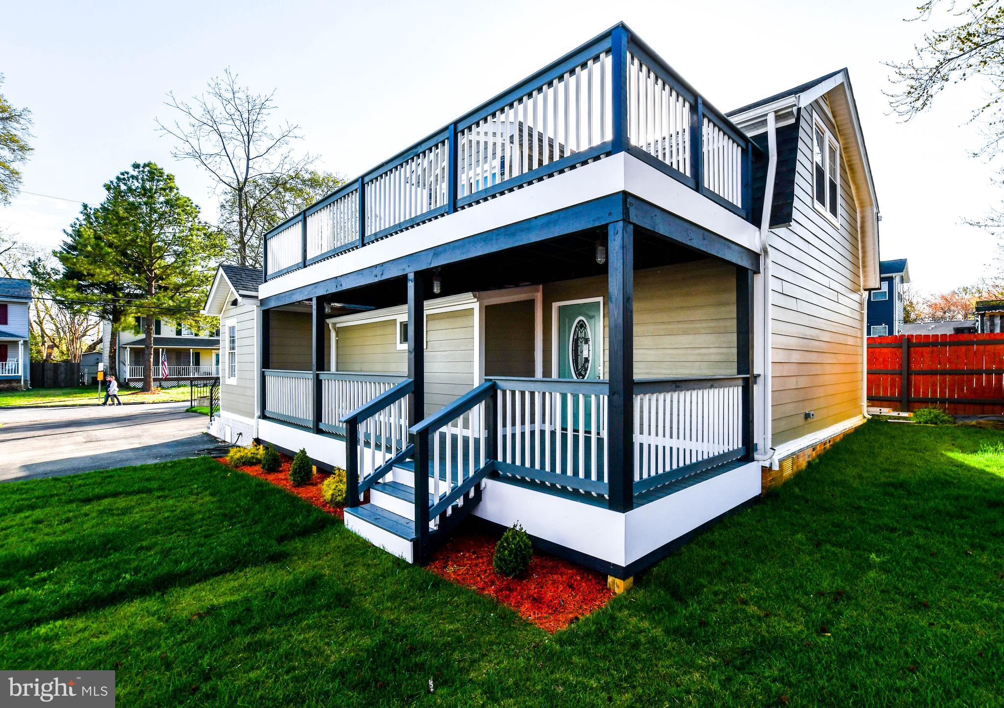 WOODLAND BEACH - Residential