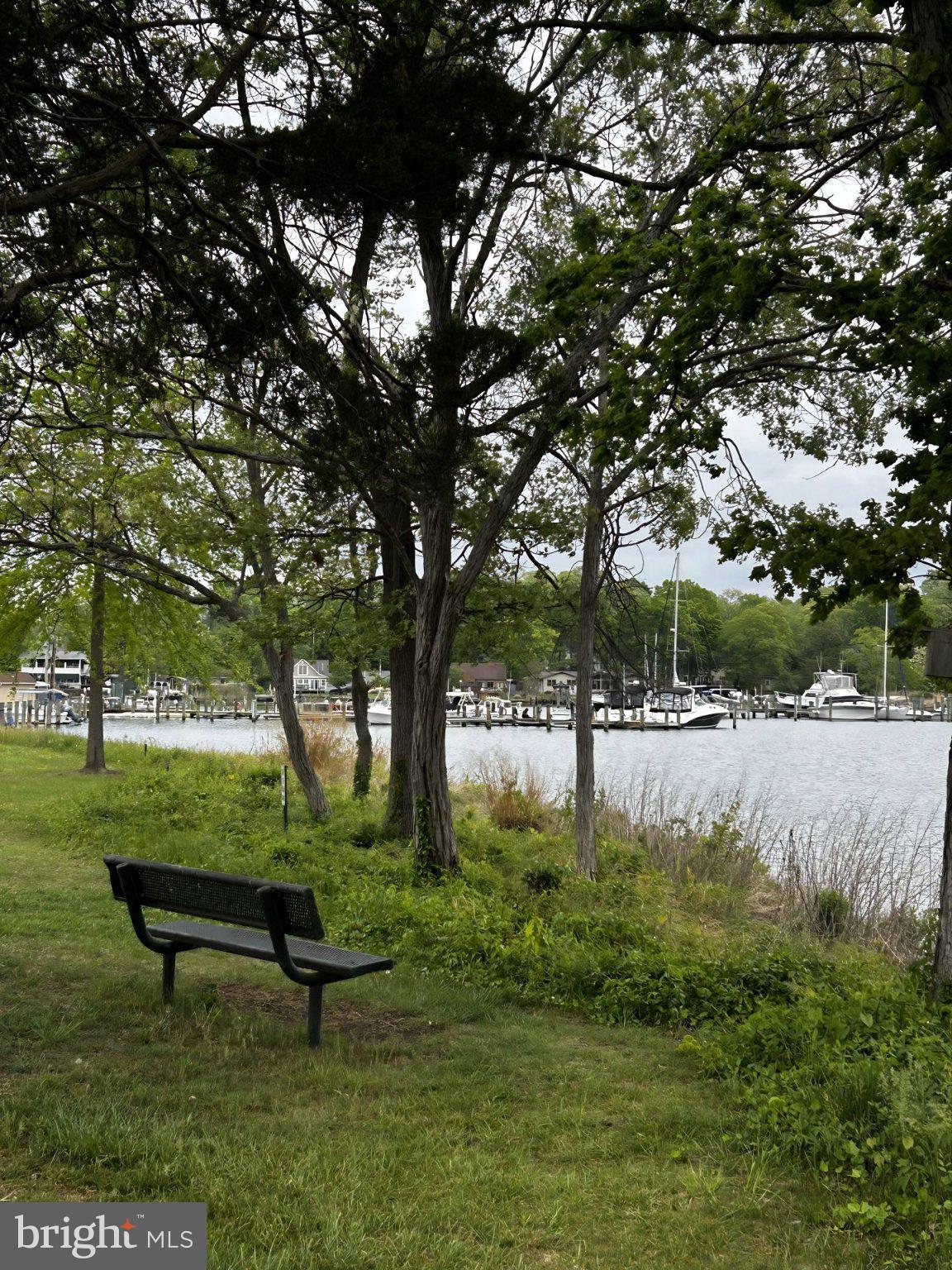 WOODLAND BEACH - Residential