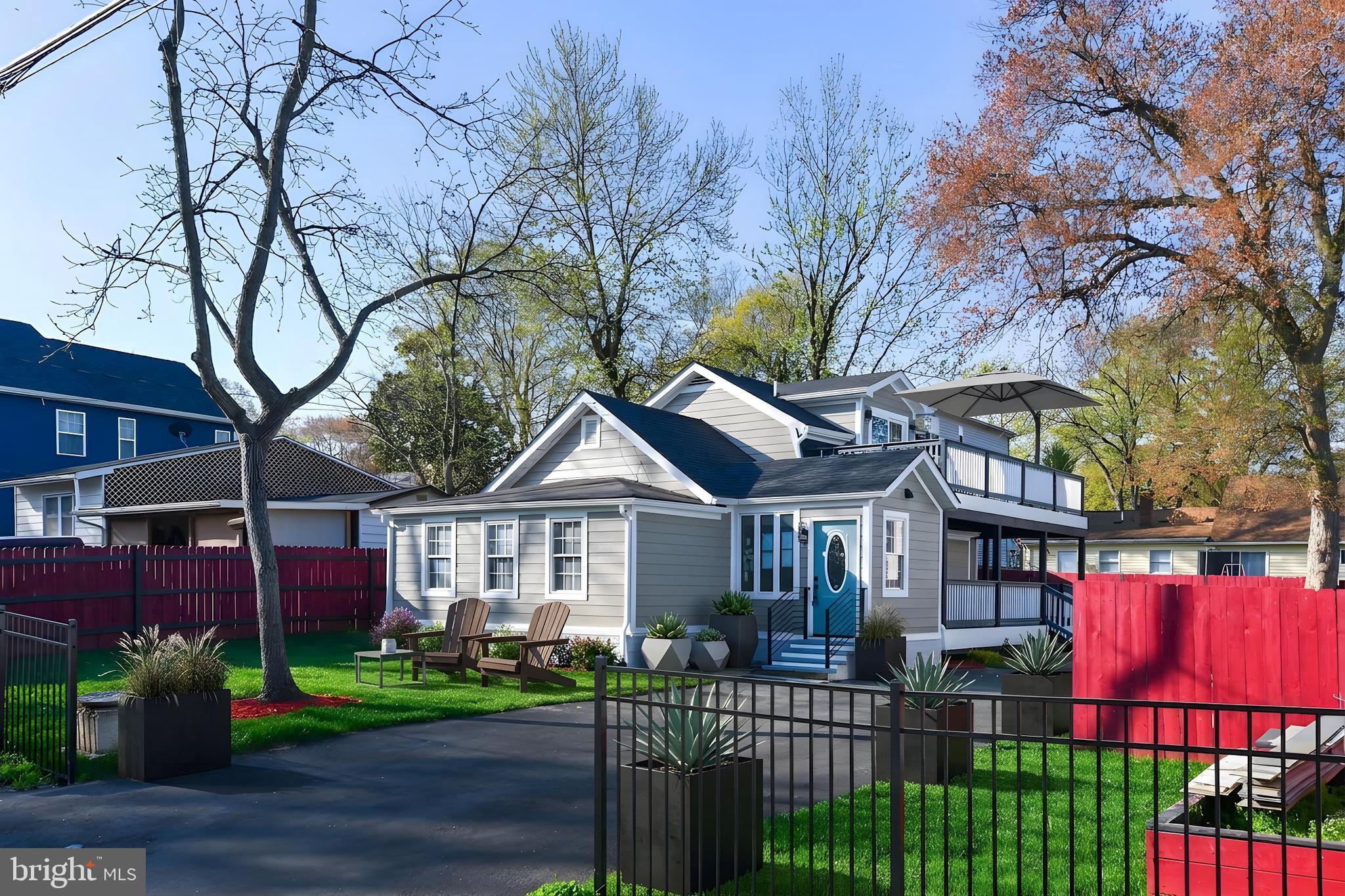 WOODLAND BEACH - Residential