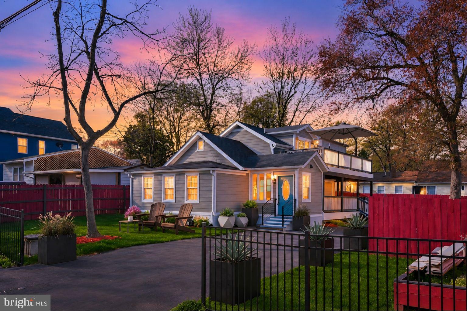WOODLAND BEACH - Residential
