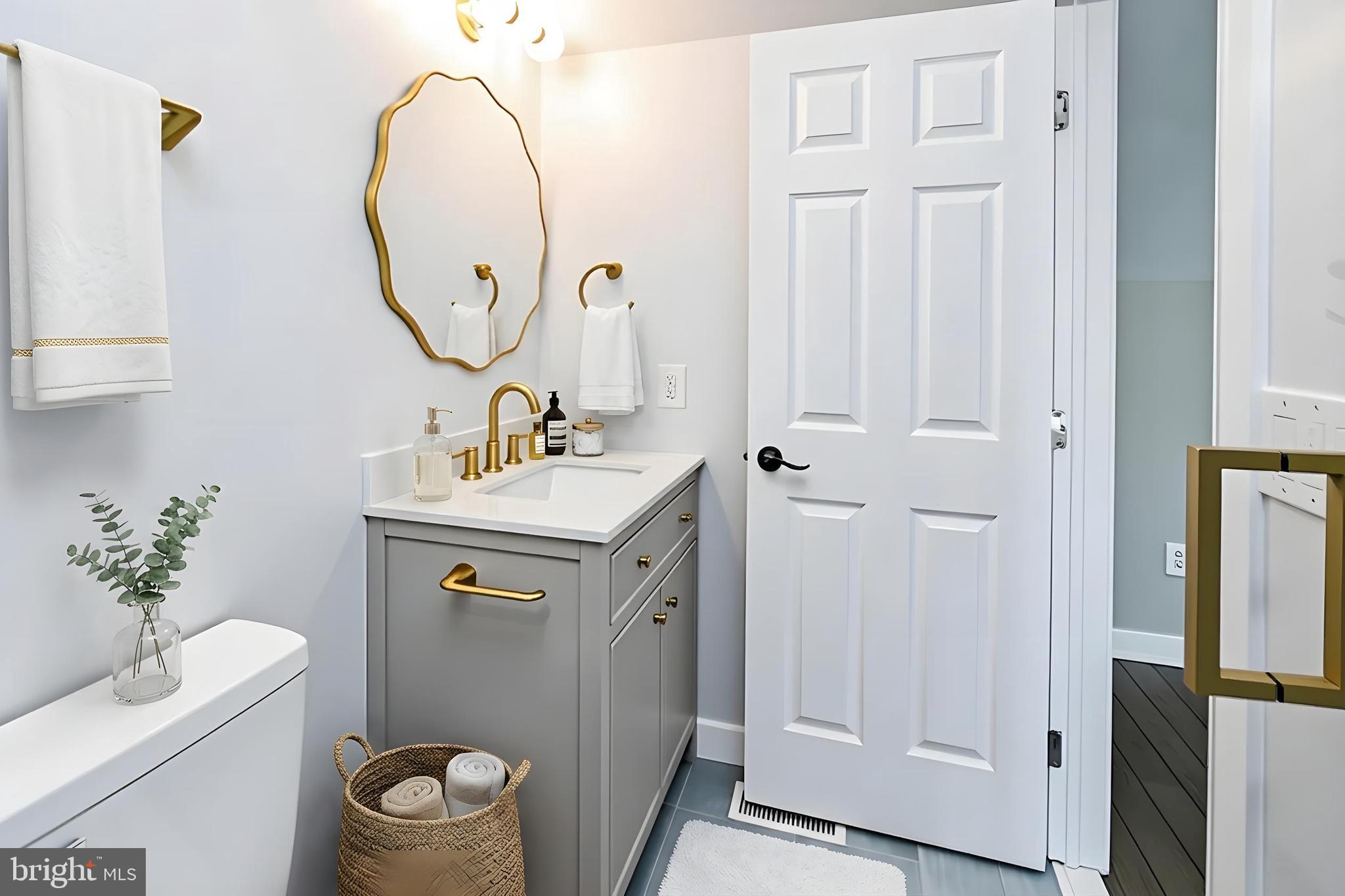 WOODLAND BEACH - Residential