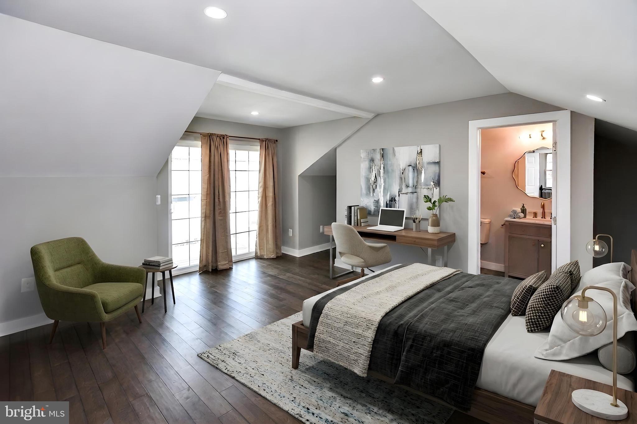 WOODLAND BEACH - Residential