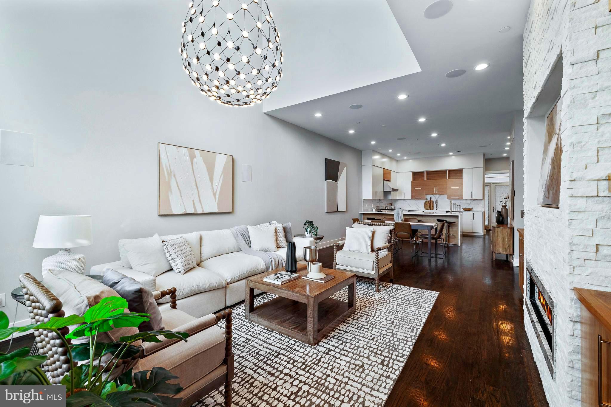 SOCIETY HILL - Residential