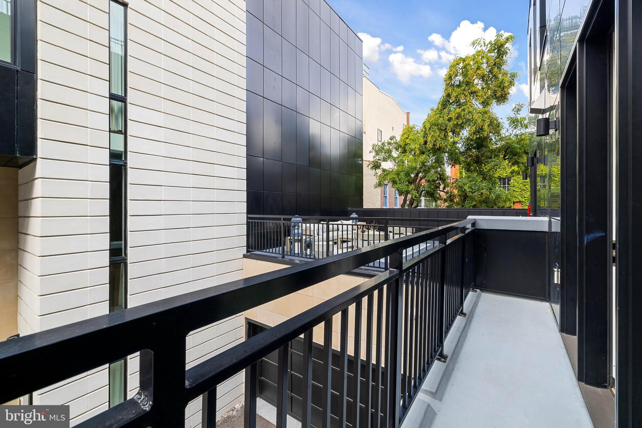 SOCIETY HILL - Residential