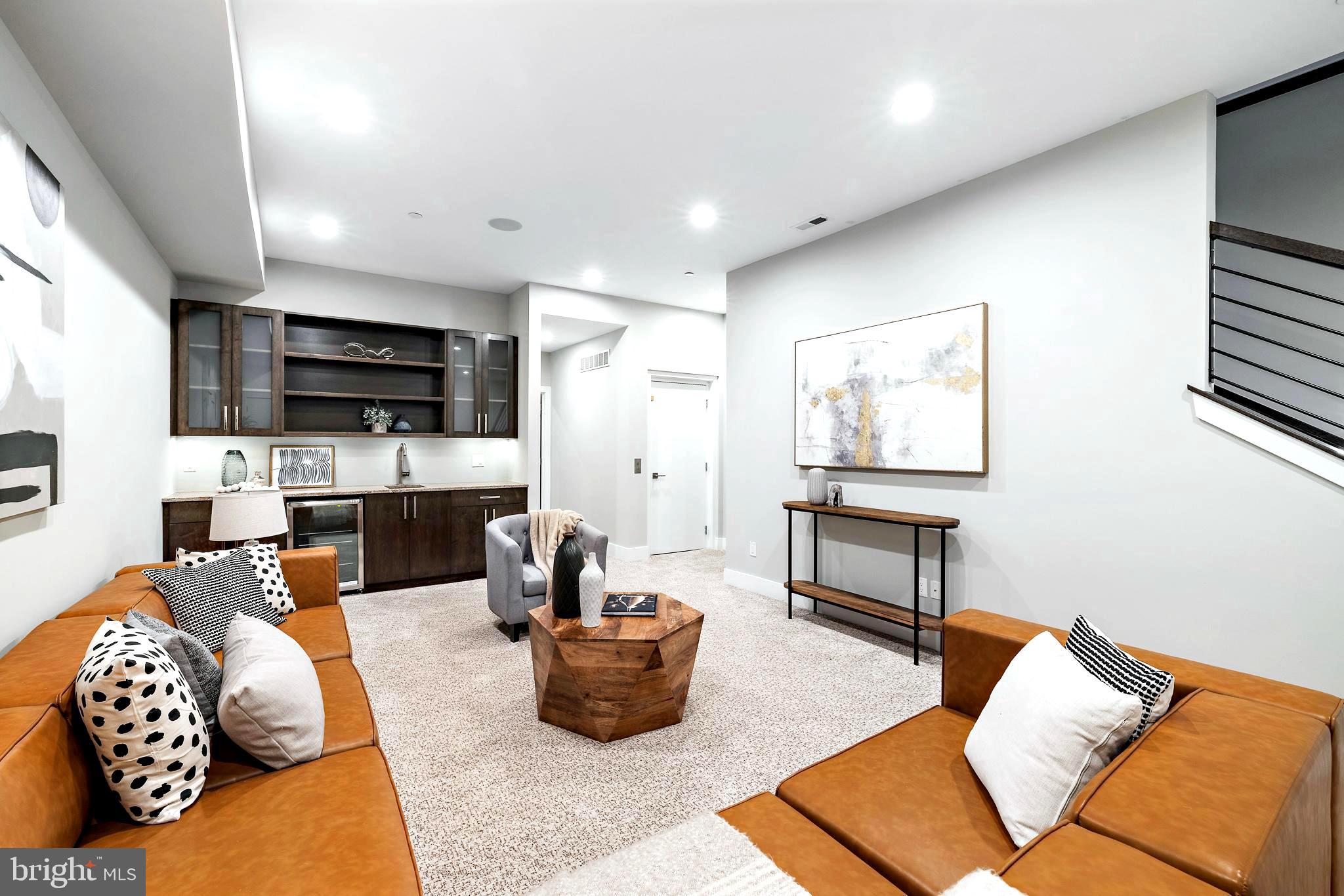 SOCIETY HILL - Residential