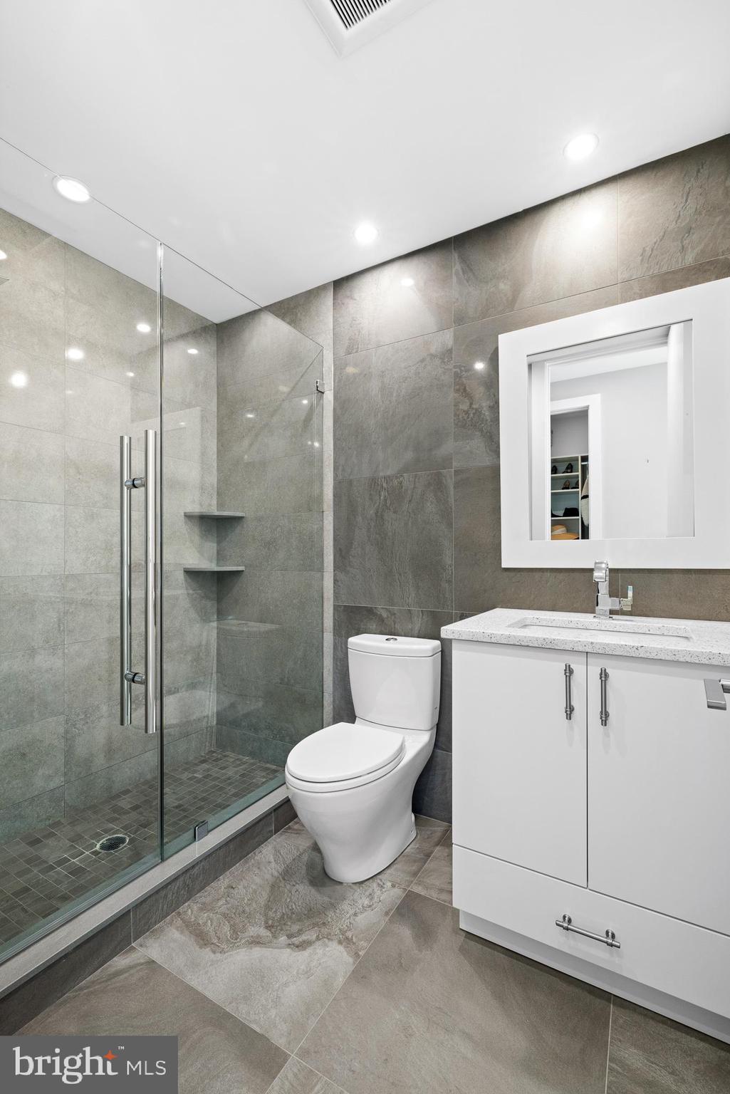 SOCIETY HILL - Residential