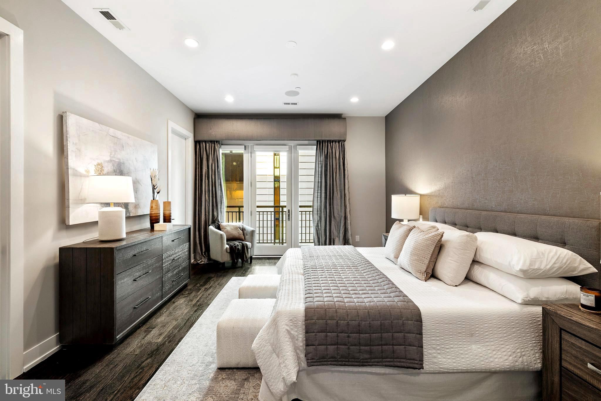 SOCIETY HILL - Residential