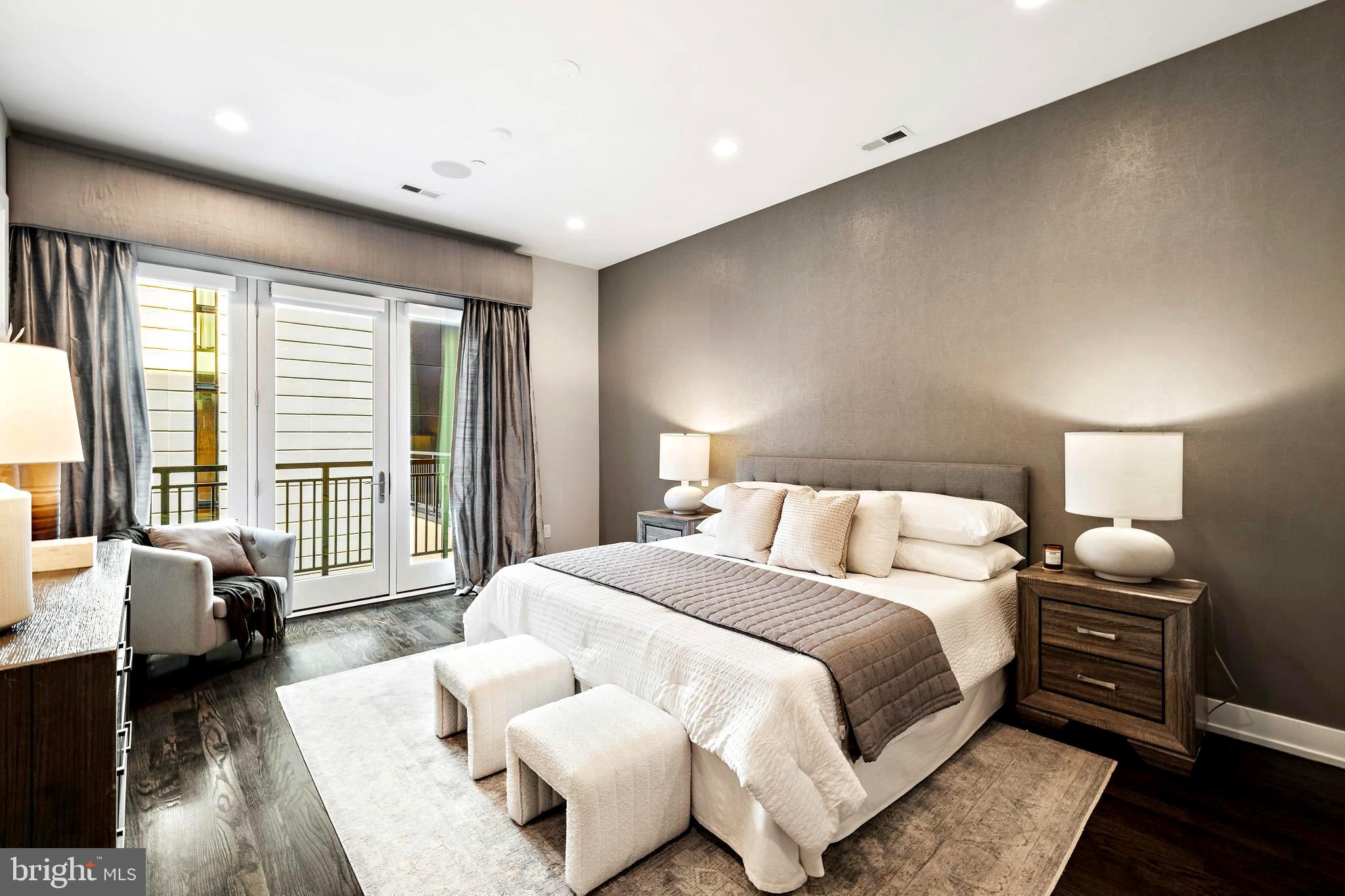 SOCIETY HILL - Residential