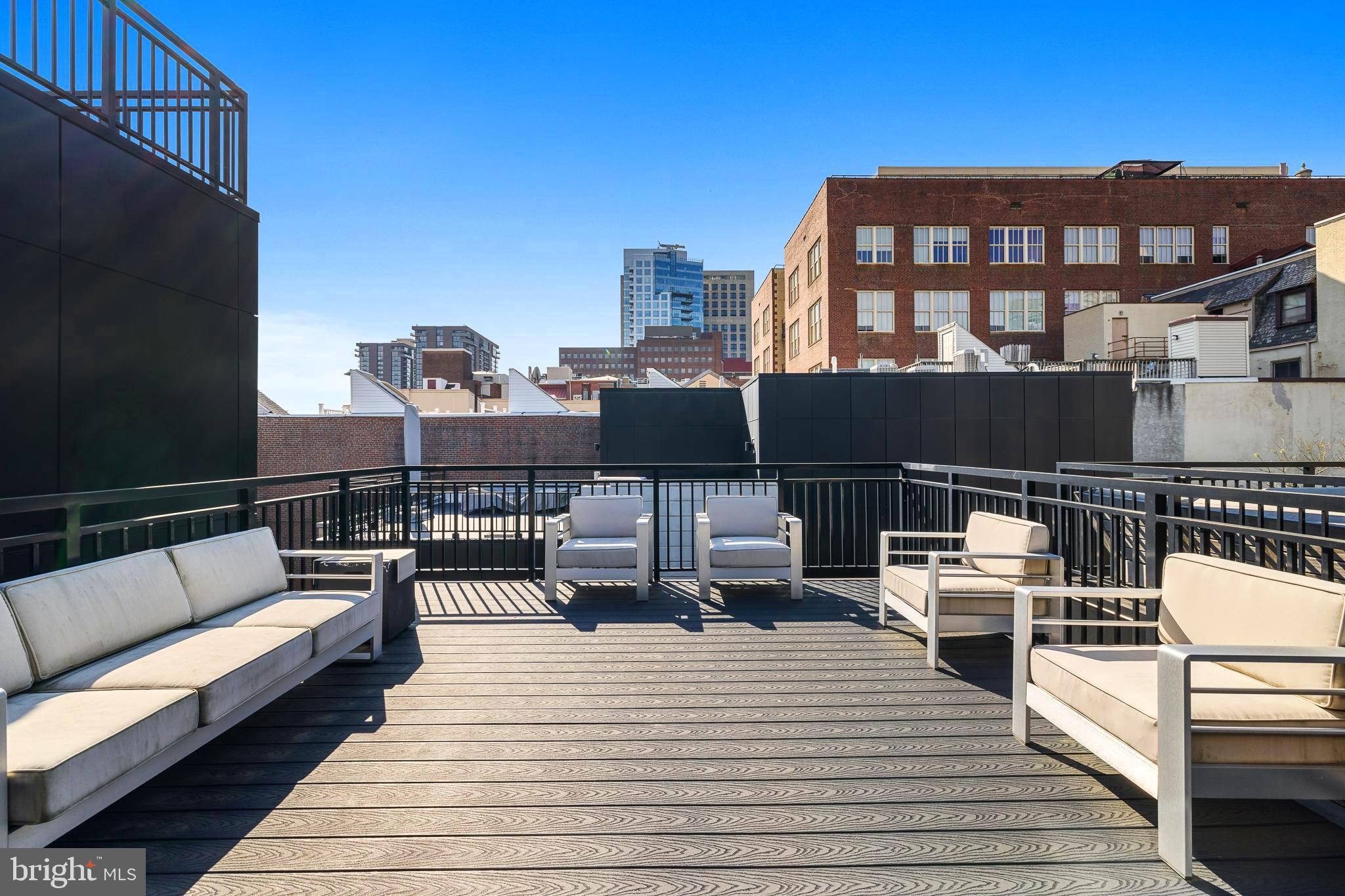 SOCIETY HILL - Residential