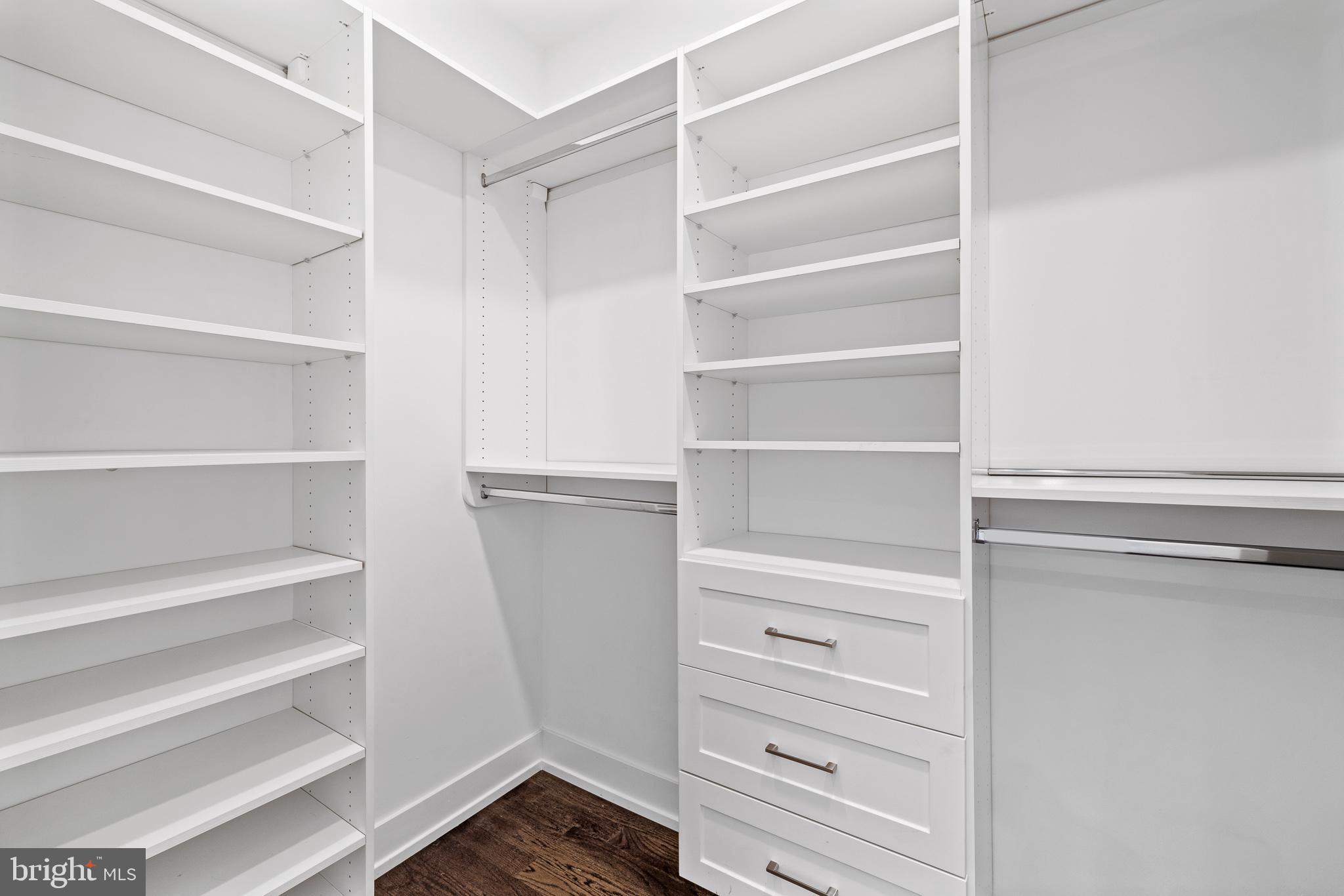 SOCIETY HILL - Residential