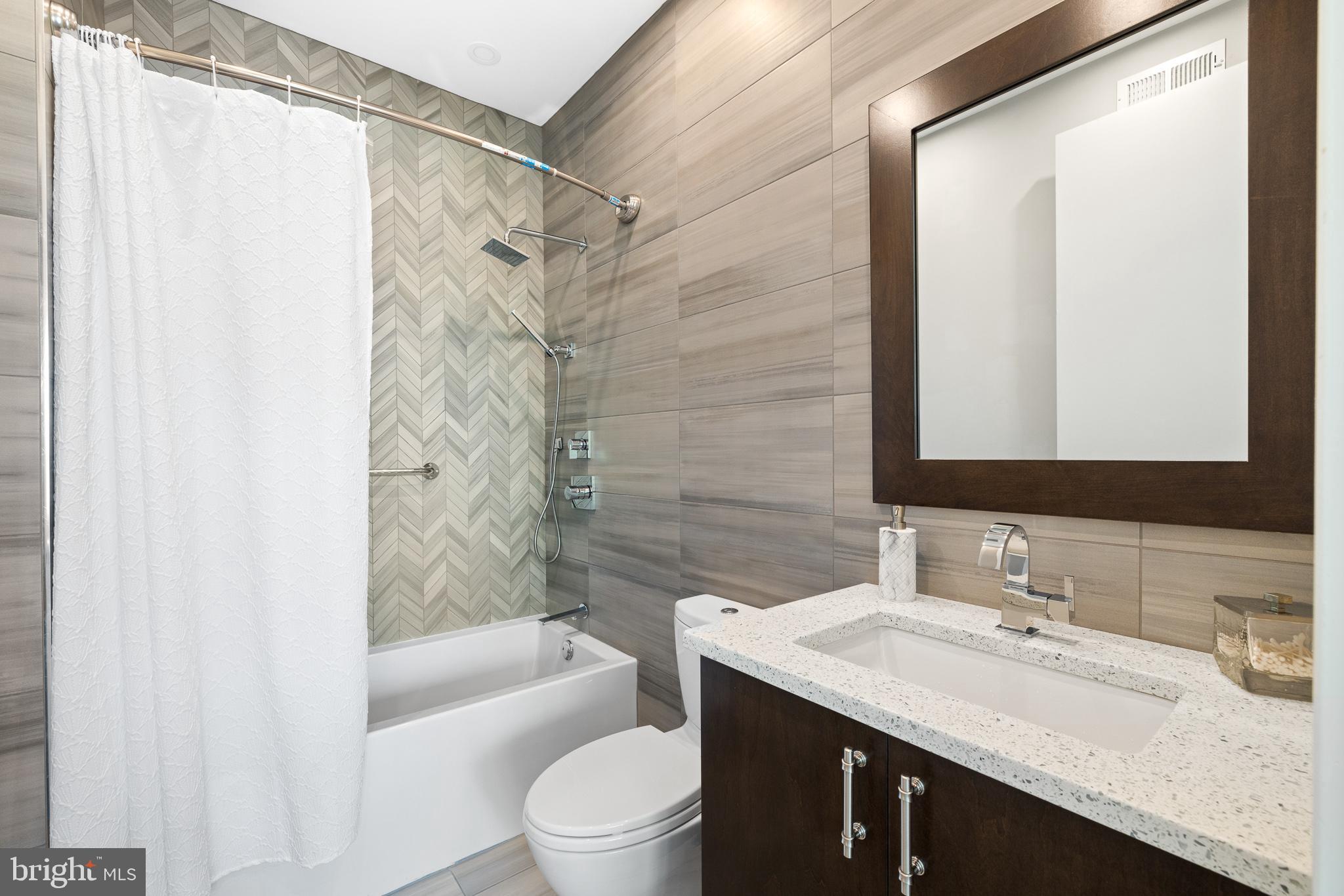 SOCIETY HILL - Residential