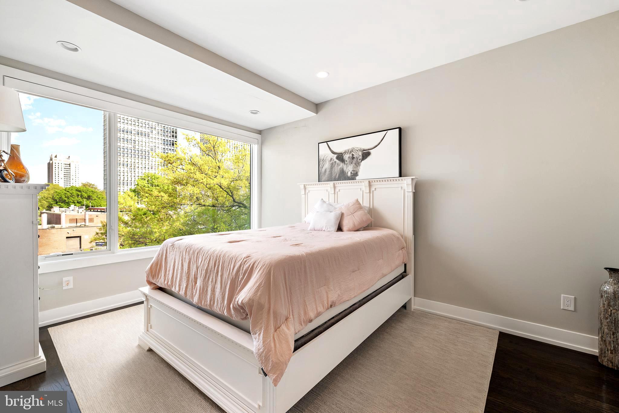 SOCIETY HILL - Residential