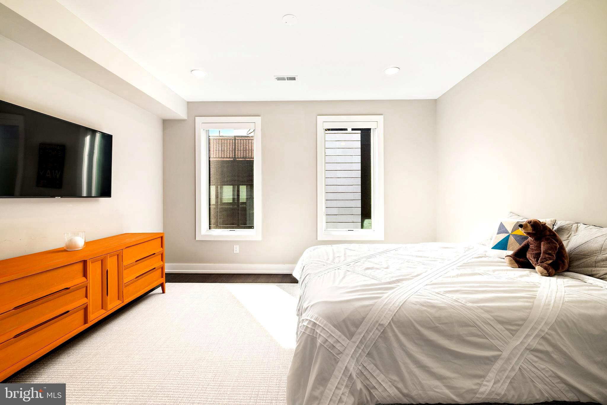 SOCIETY HILL - Residential