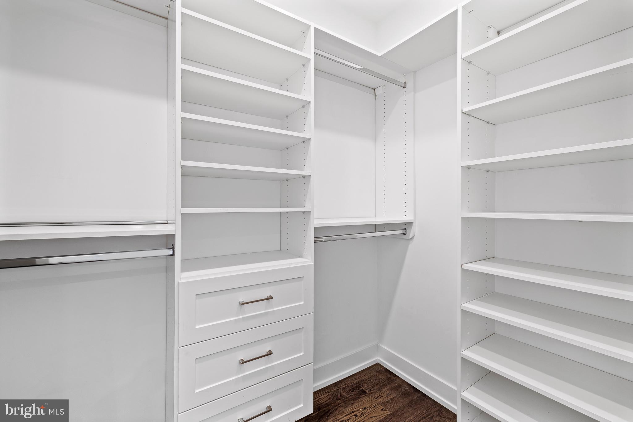 SOCIETY HILL - Residential