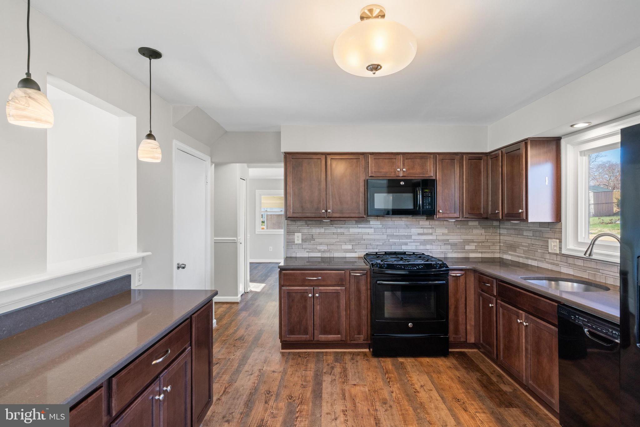 MONTICELLO WOODS - Residential