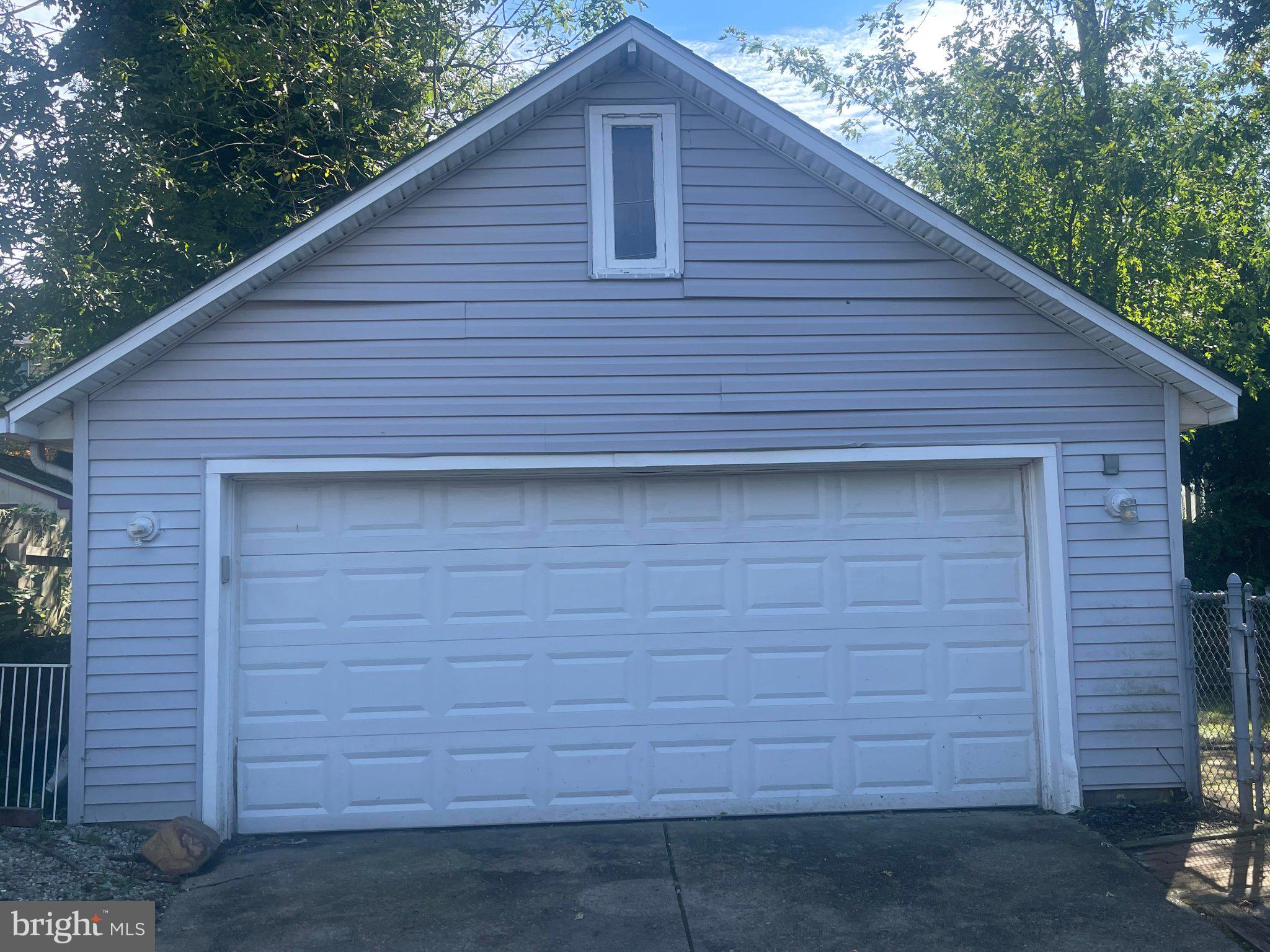 516 W MAIN STREET