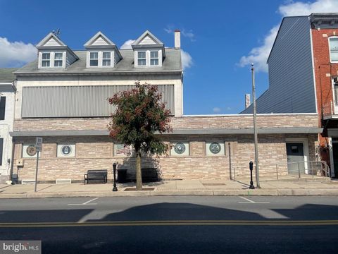 Photo of 11 W King Street, LITTLESTOWN, PA 17340 (MLS # PAAD2021182)