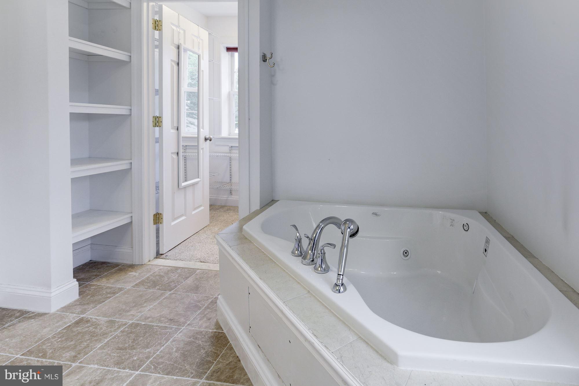 FOXHALL - Residential