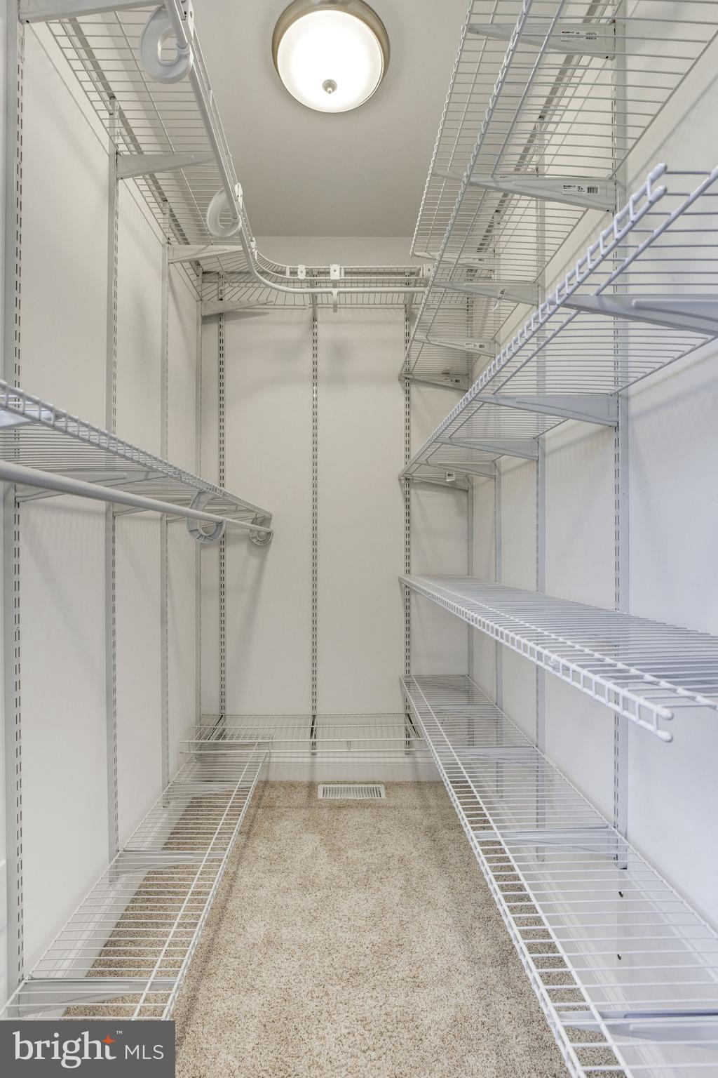 FOXHALL - Residential