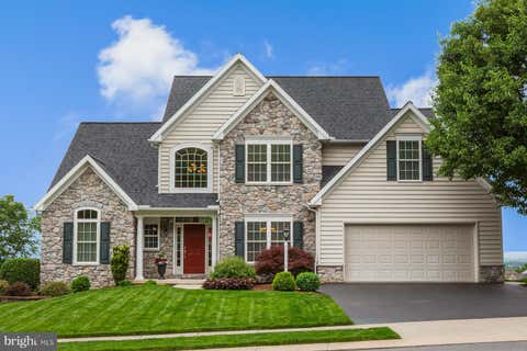 Homes For Sale - 572 Eagles View Vw<br/> LANCASTER, PA 17601
