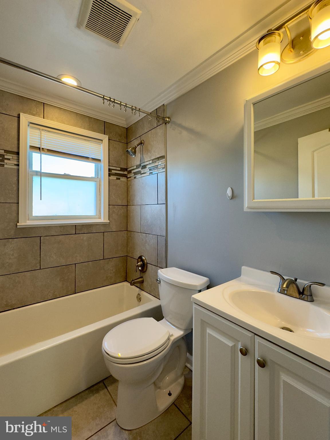 MIDDLE RIVER - Residential Lease