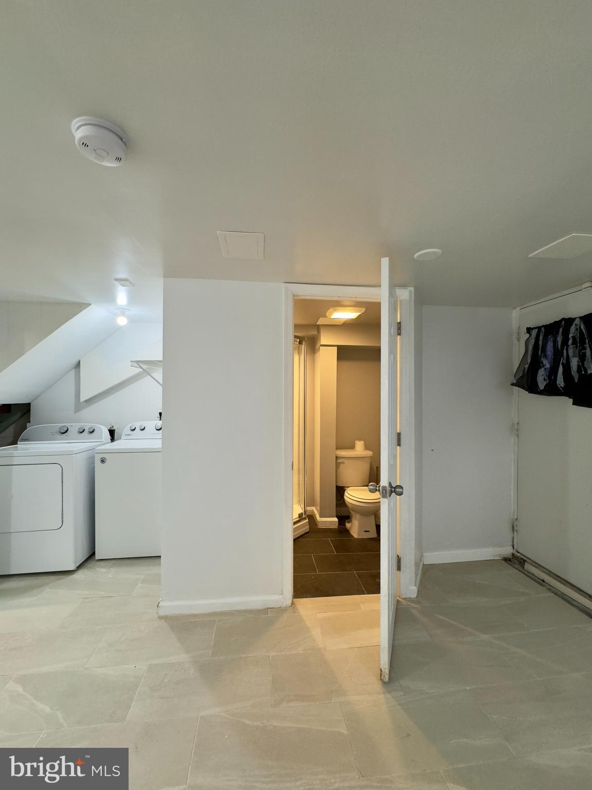 MIDDLE RIVER - Residential Lease