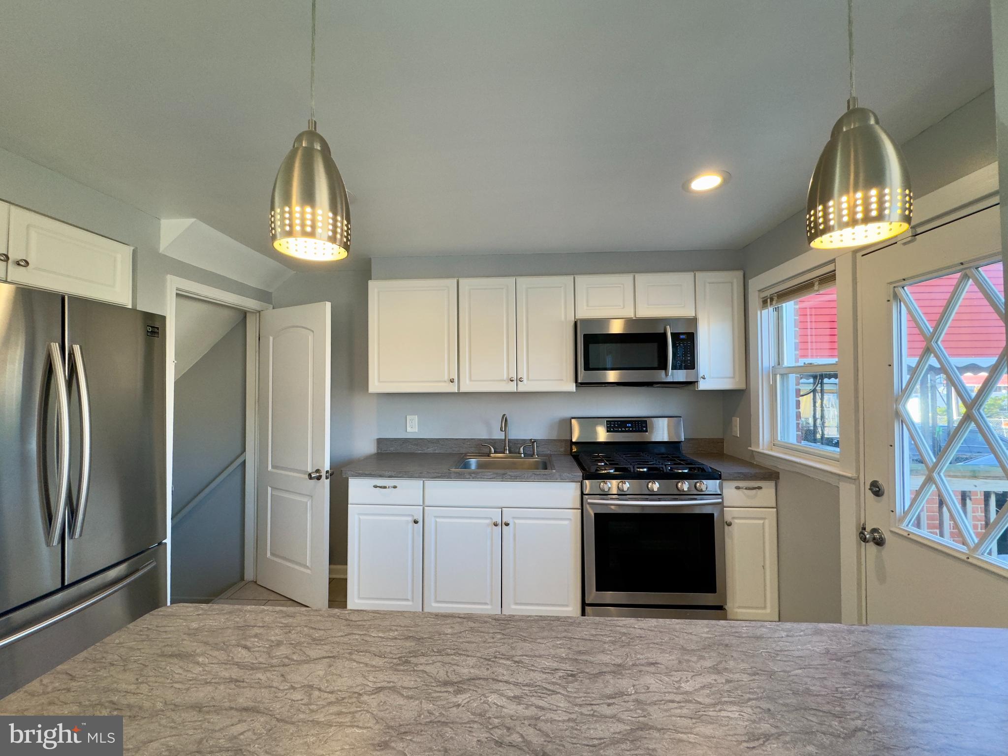 MIDDLE RIVER - Residential Lease