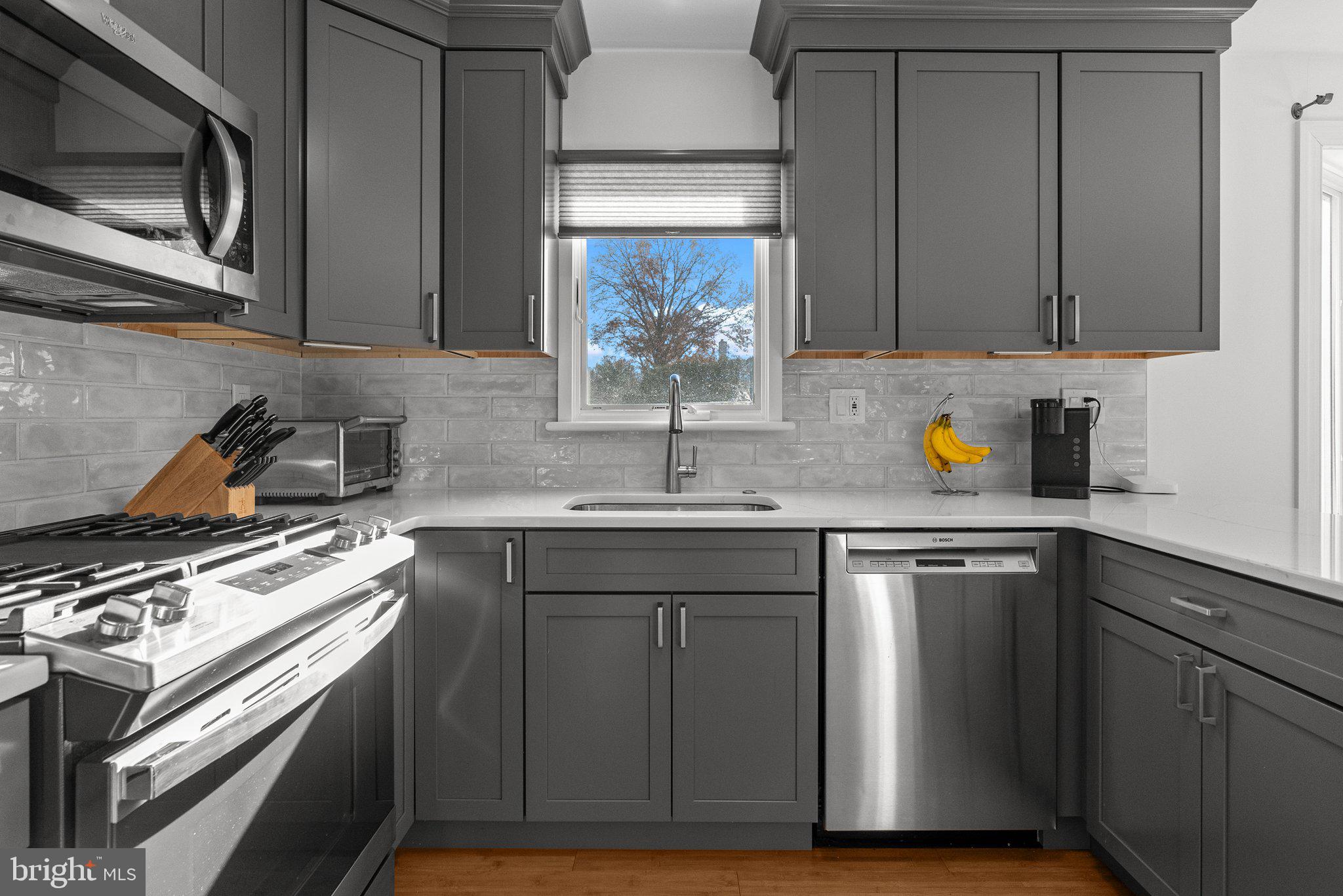 GWYN LYN - Residential