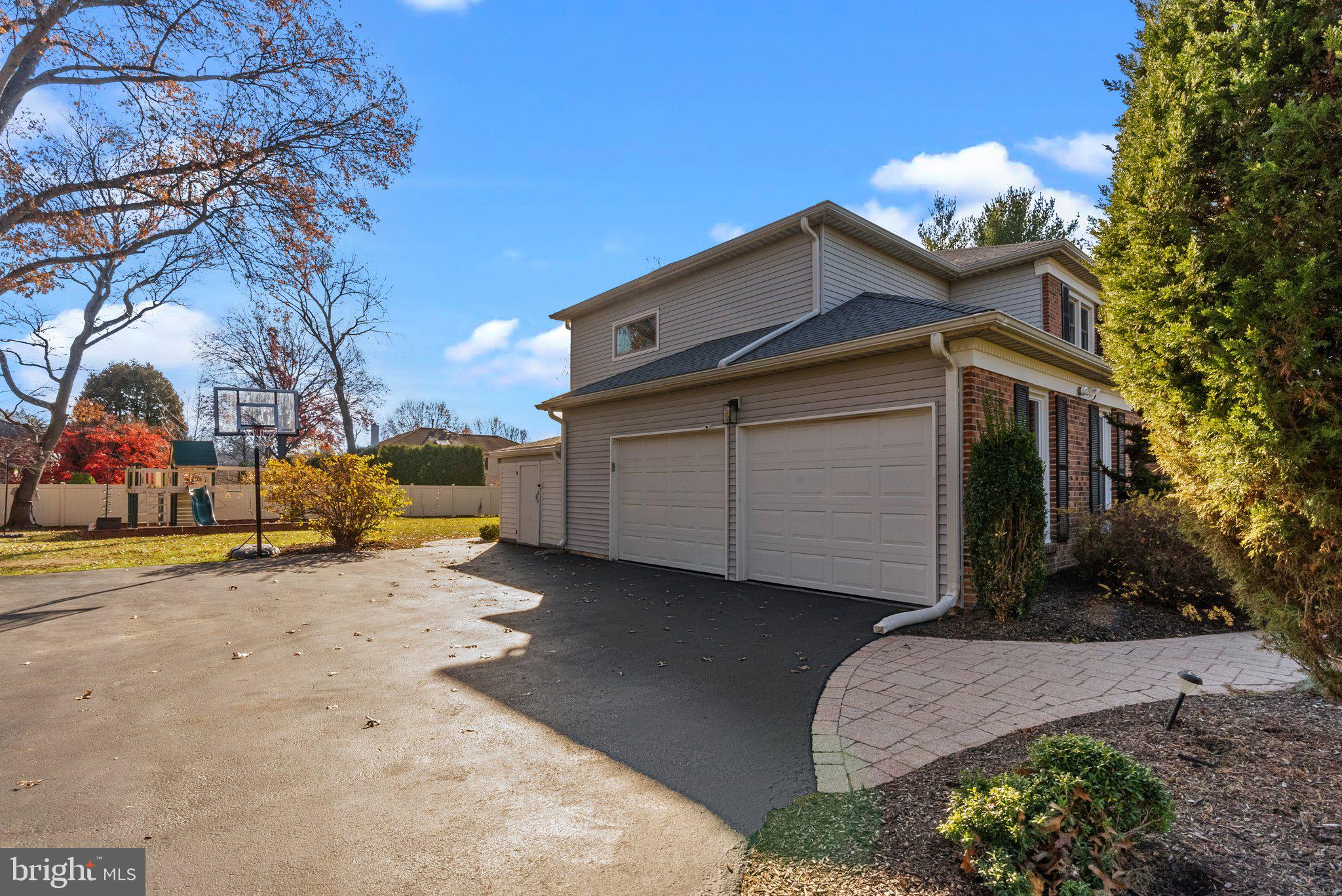 GWYN LYN - Residential