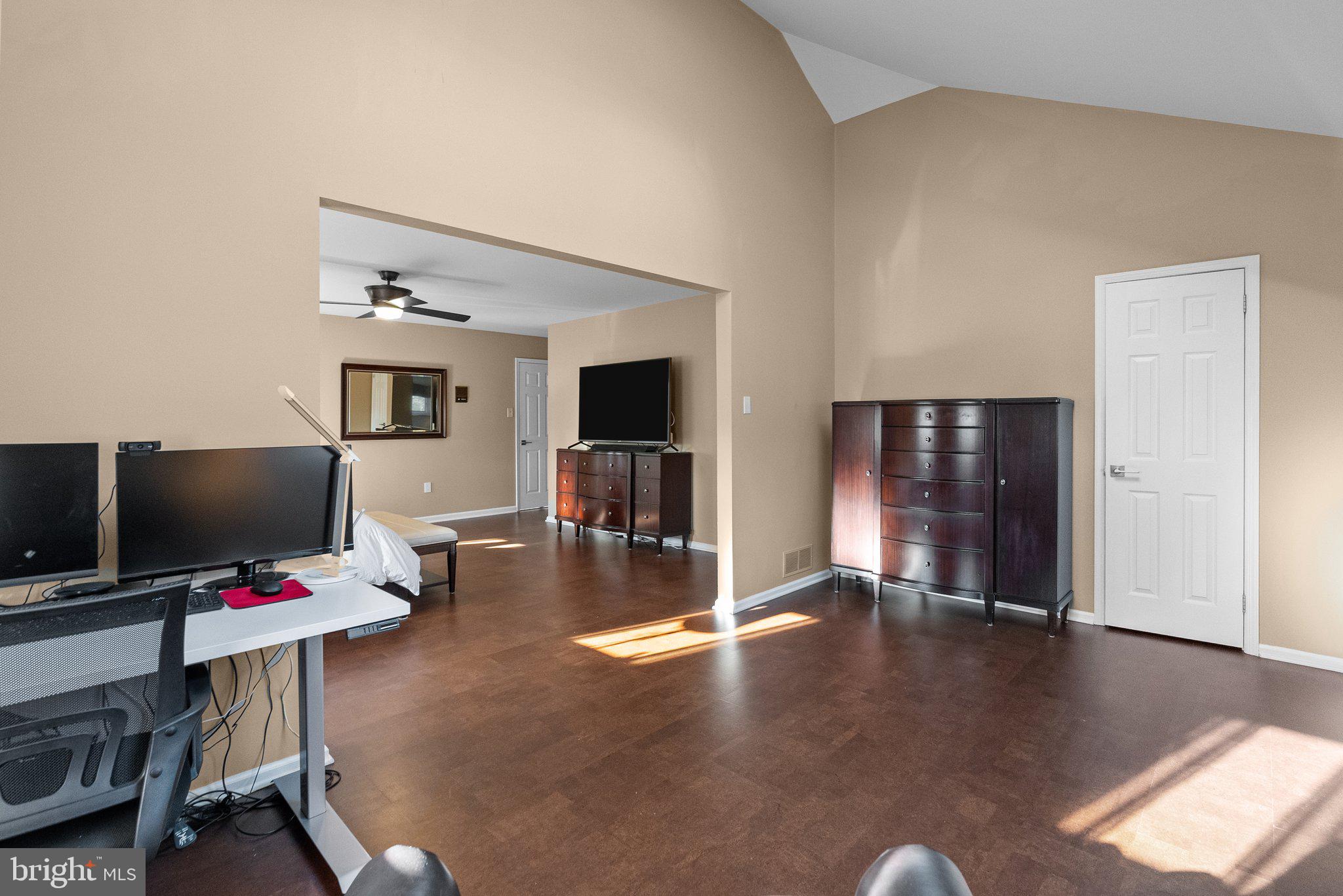 GWYN LYN - Residential