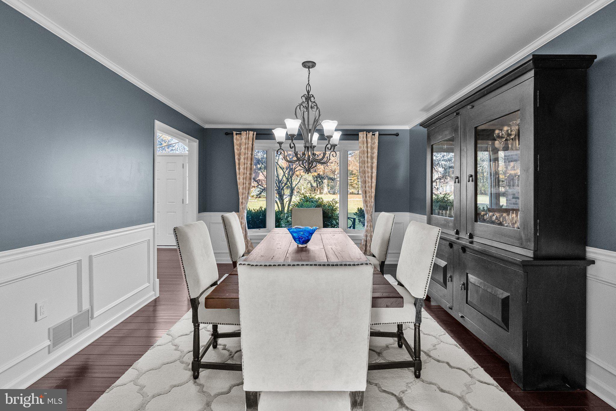 GWYN LYN - Residential