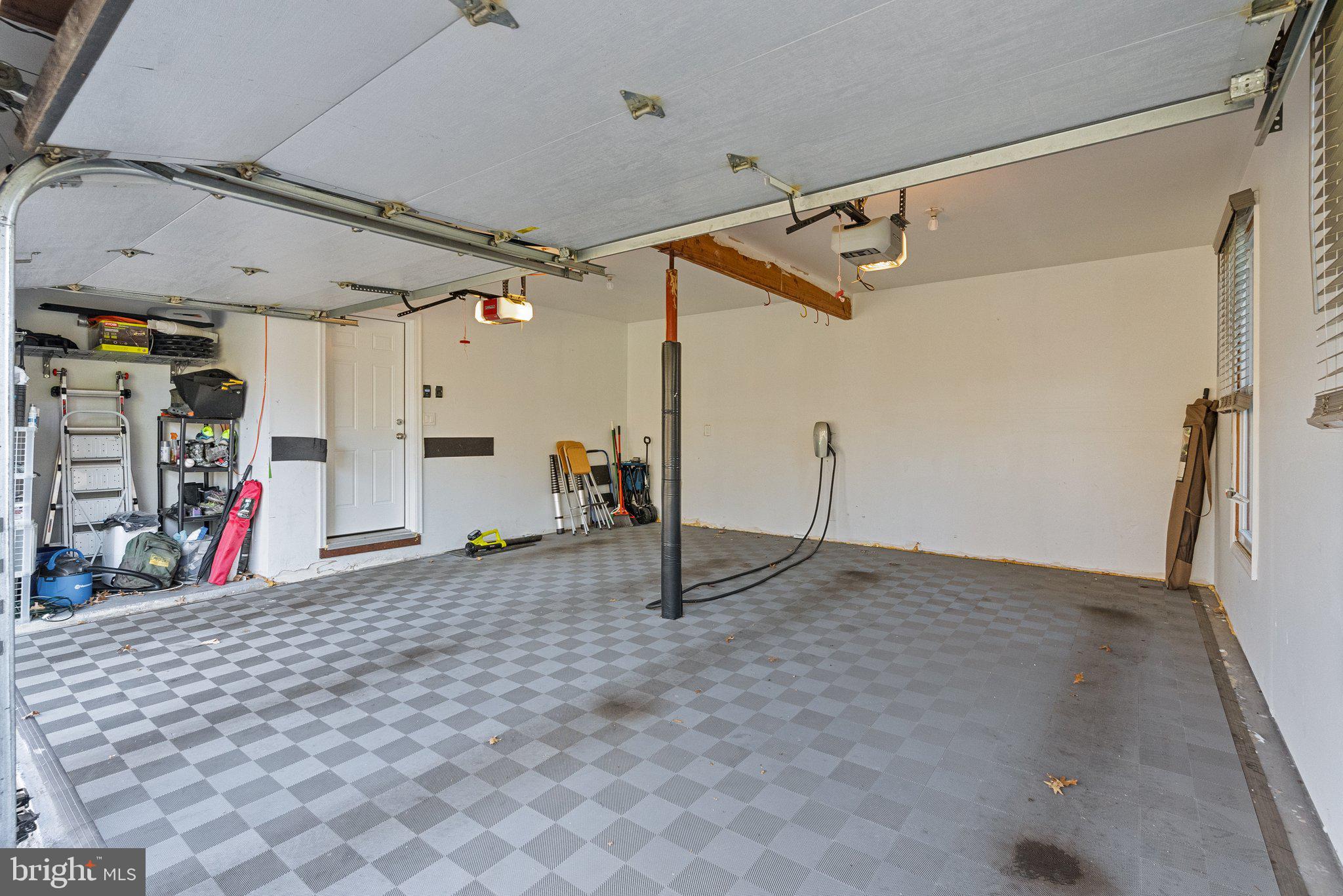 GWYN LYN - Residential