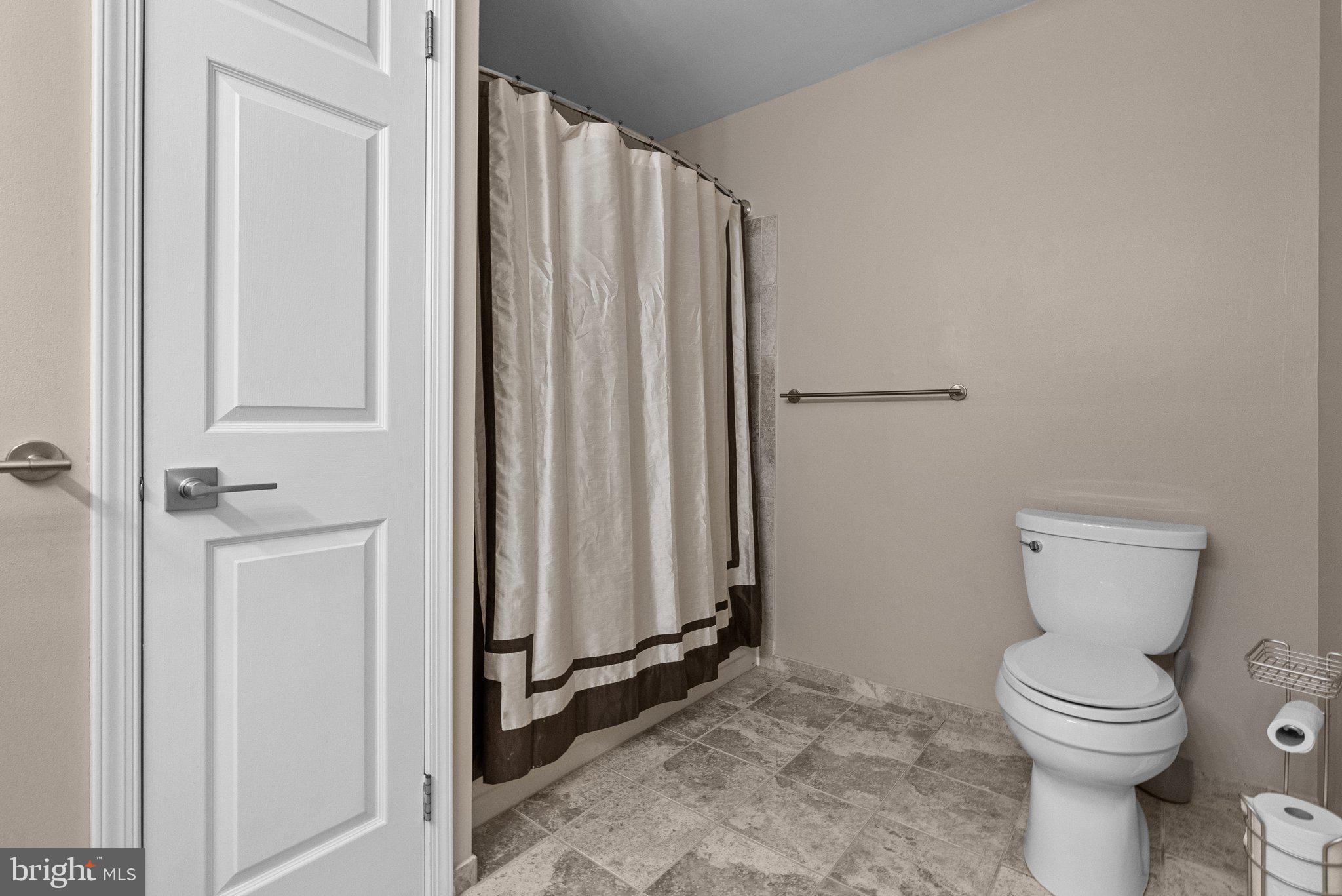 GWYN LYN - Residential