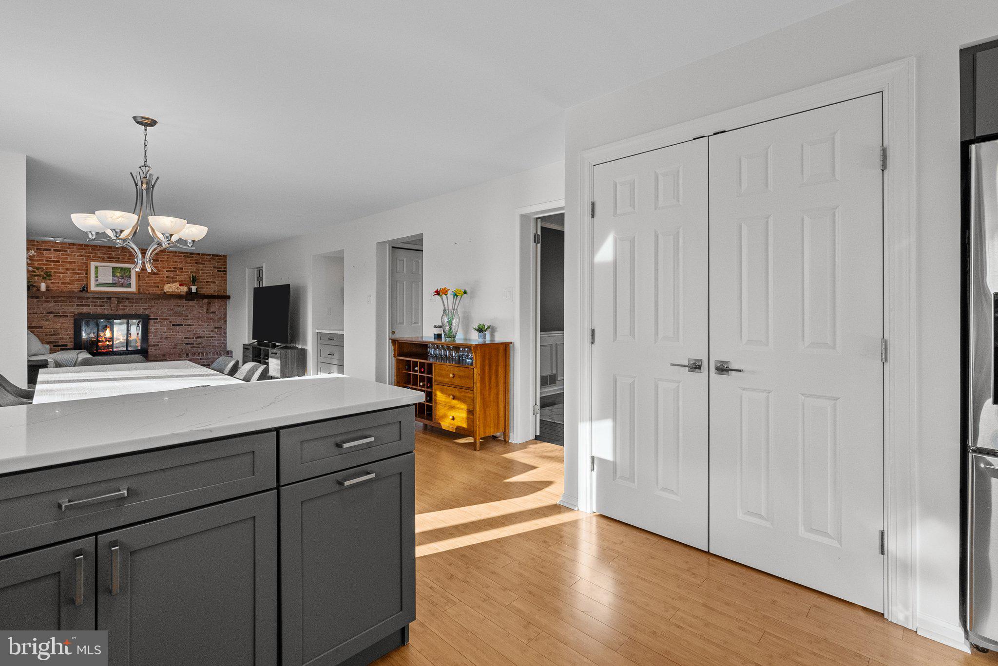 GWYN LYN - Residential