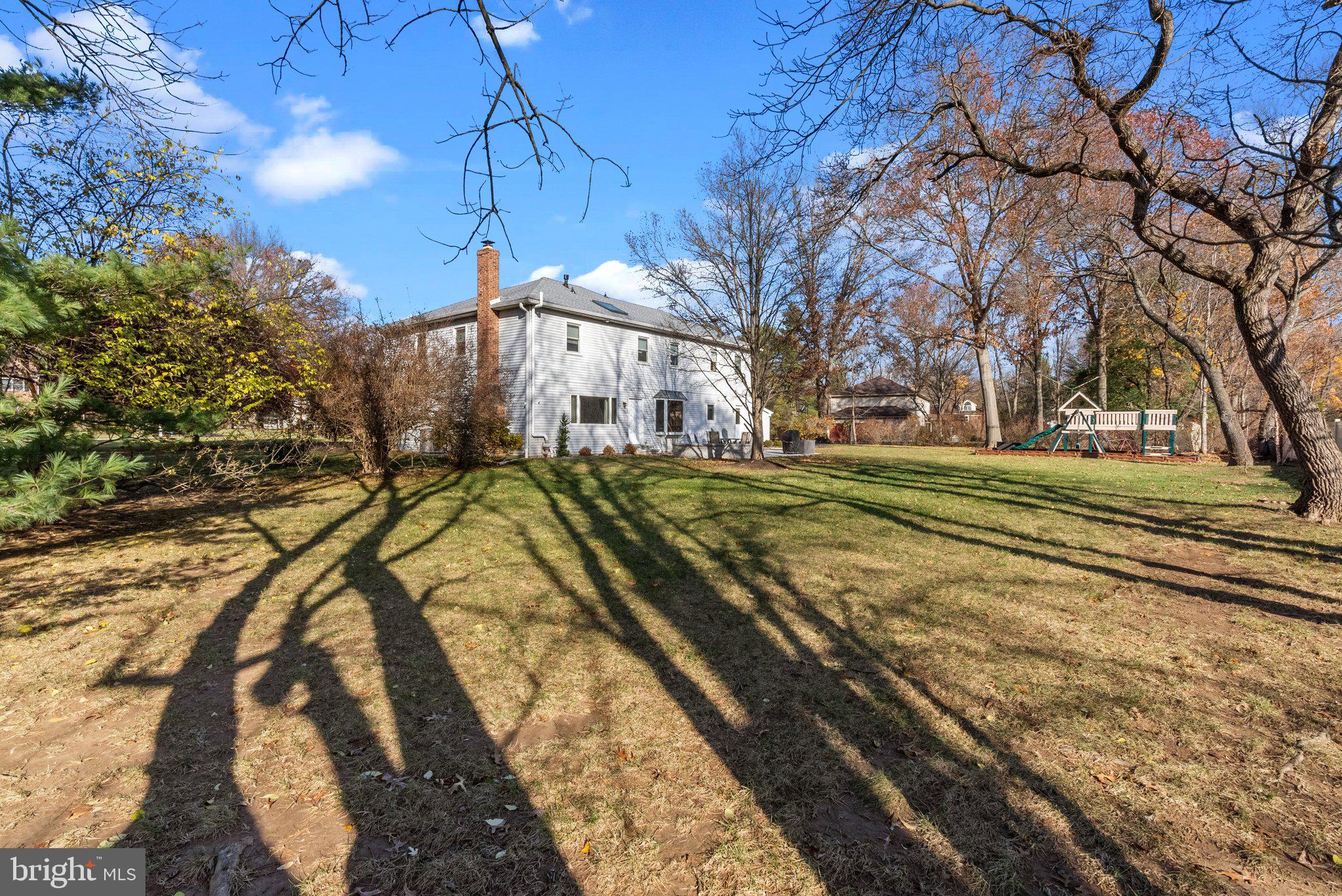 GWYN LYN - Residential