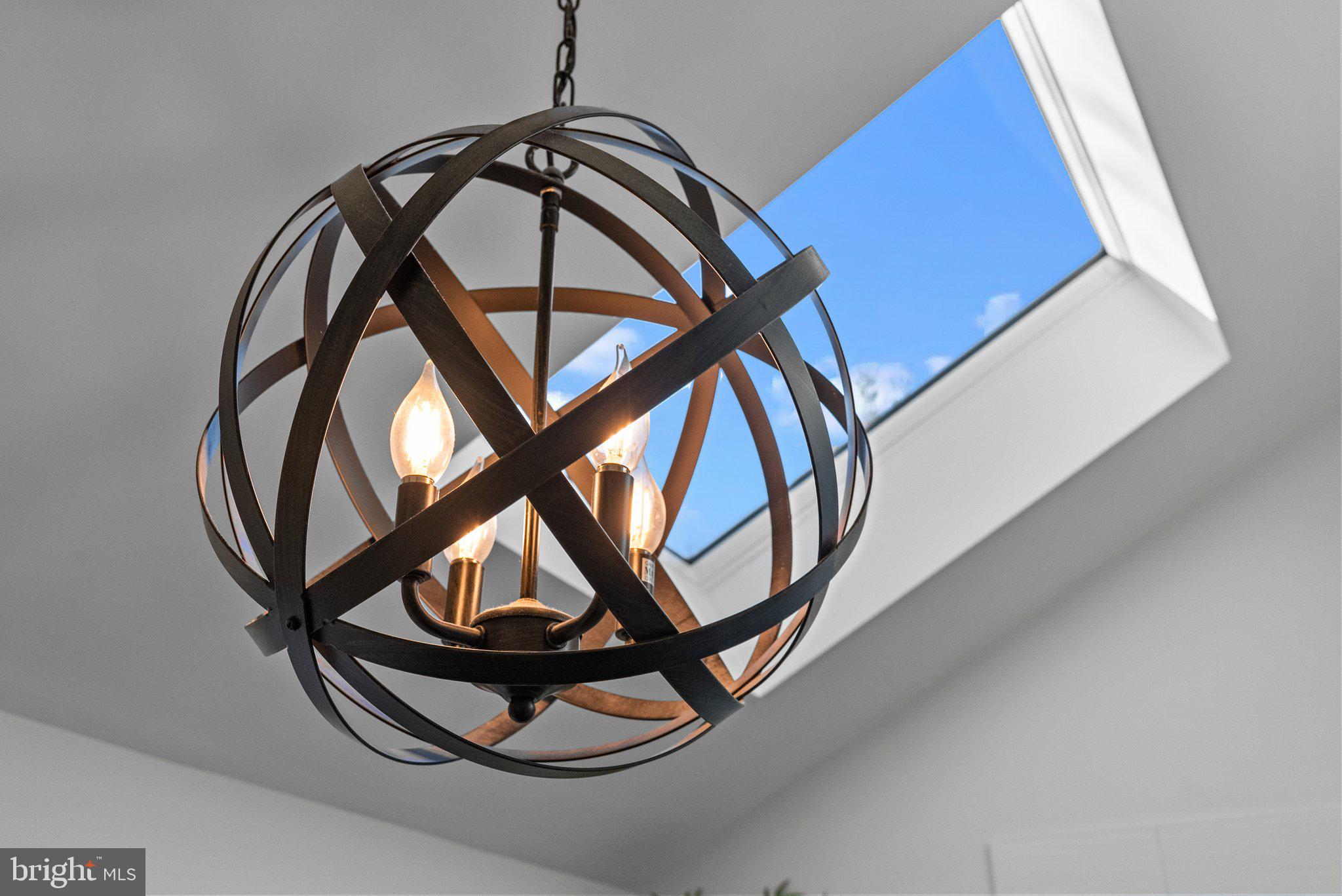 GWYN LYN - Residential