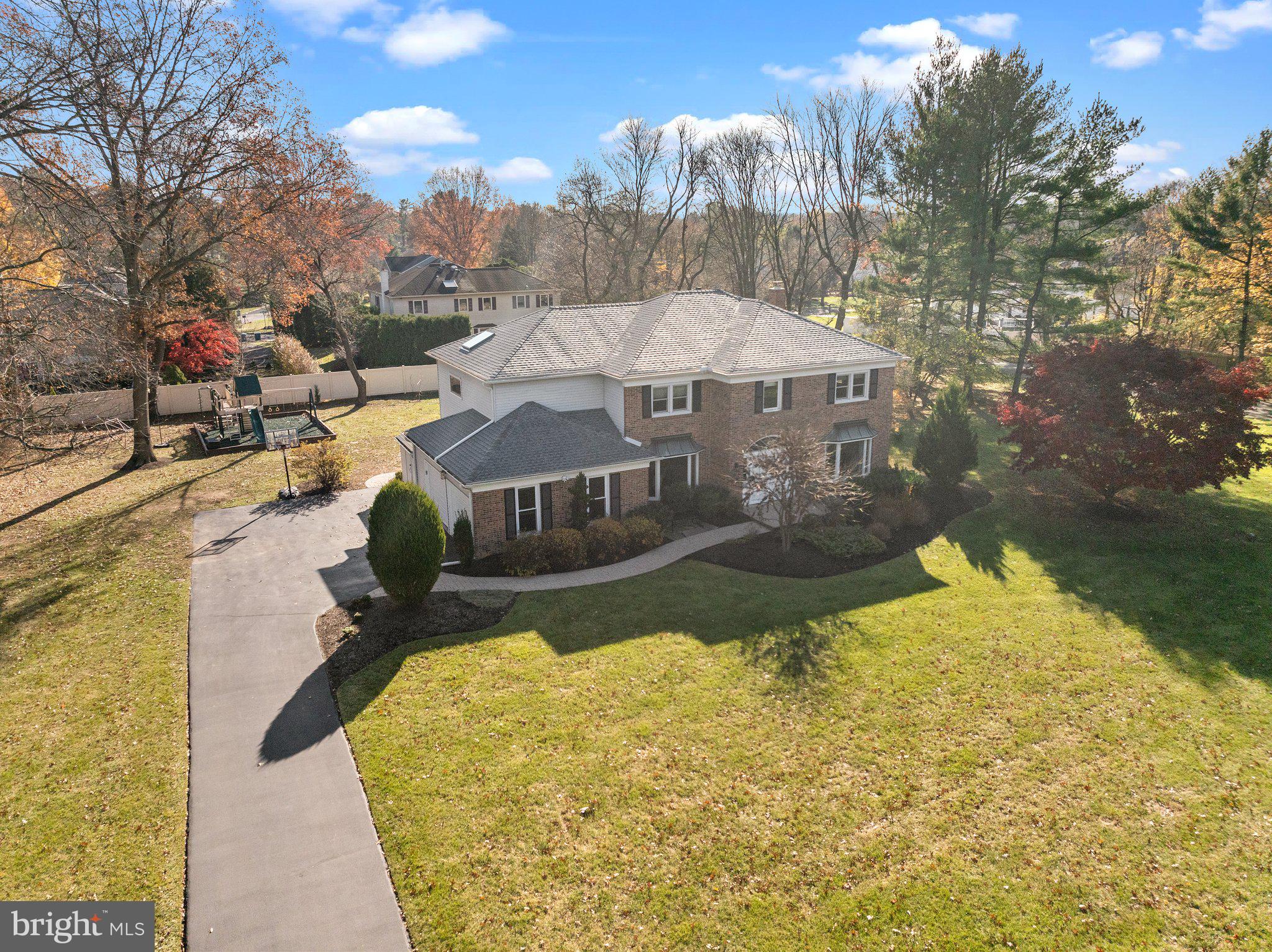 GWYN LYN - Residential