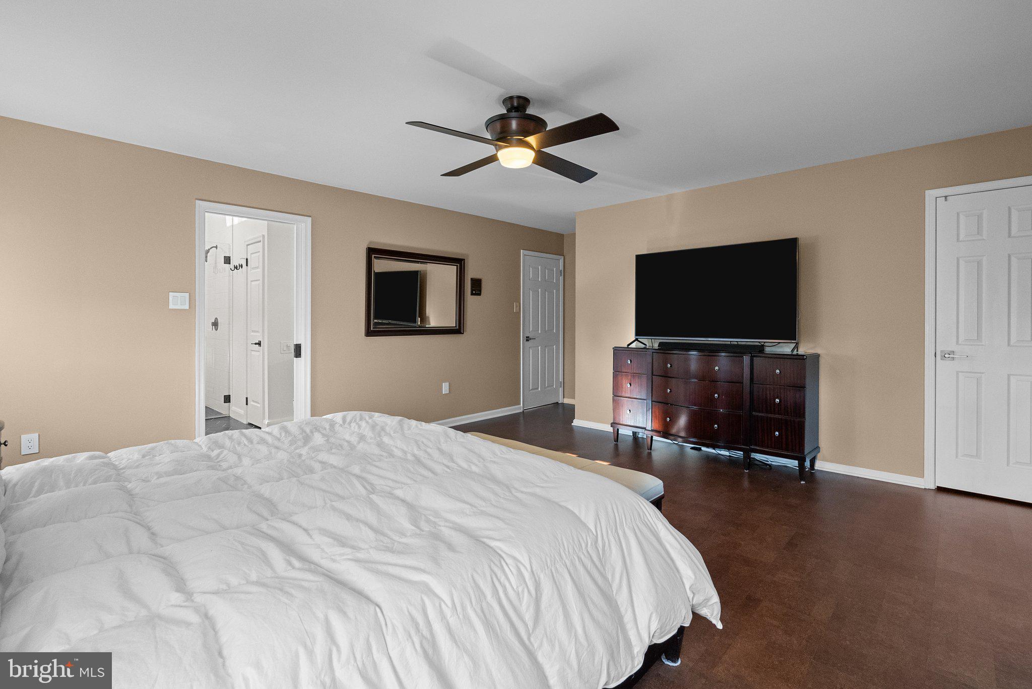 GWYN LYN - Residential