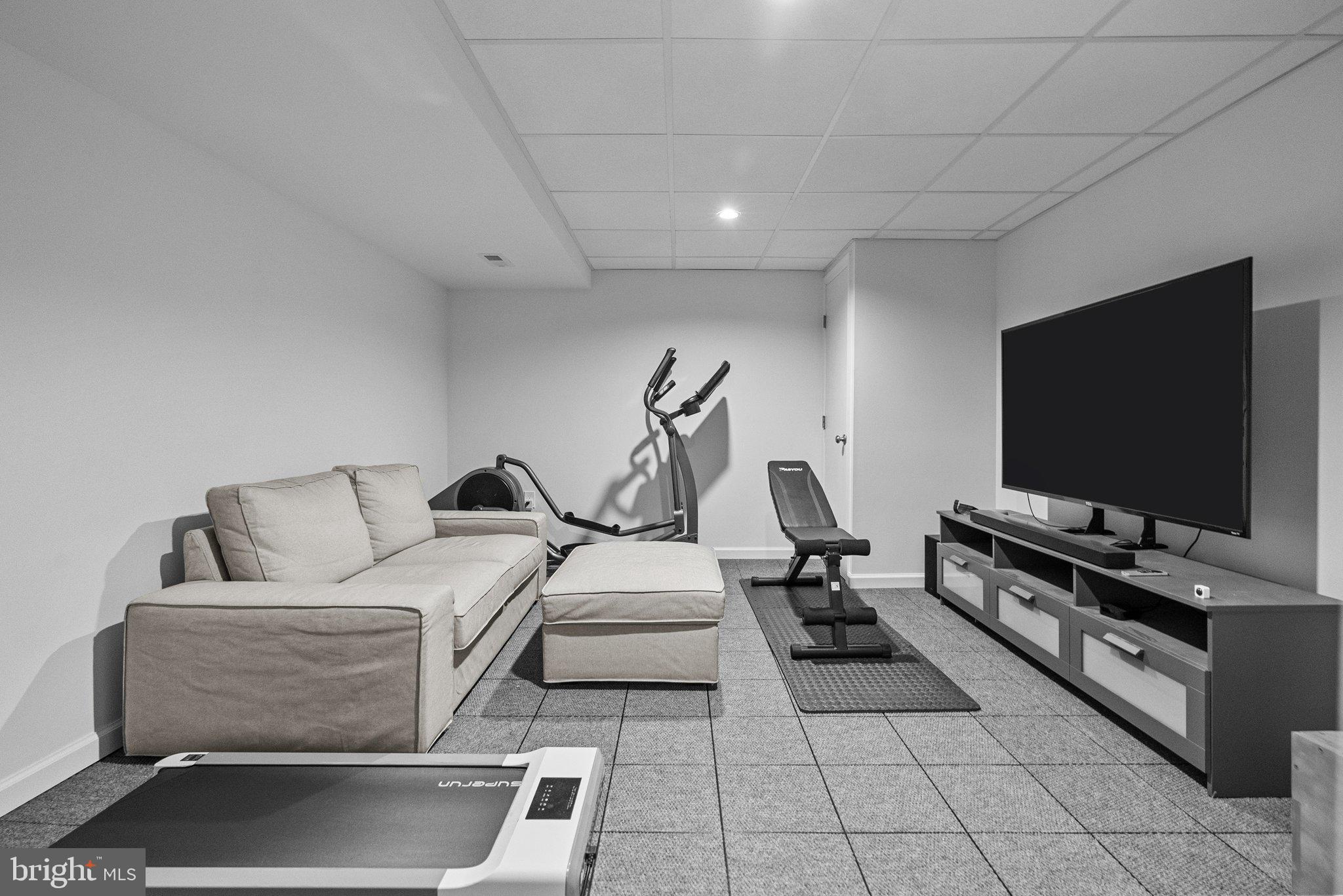 GWYN LYN - Residential