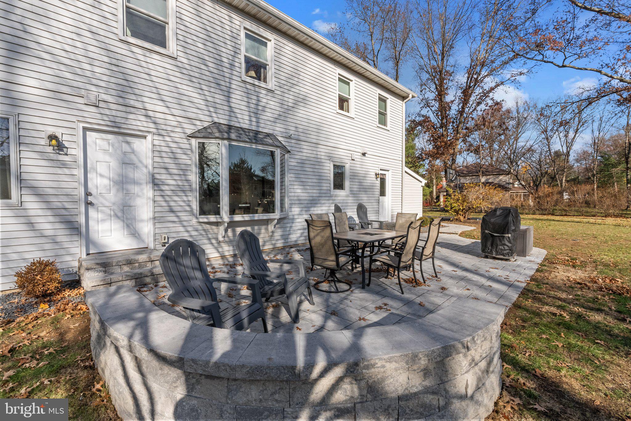 GWYN LYN - Residential