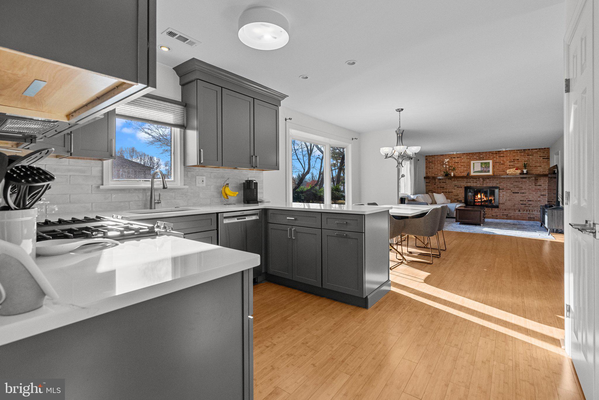 GWYN LYN - Residential