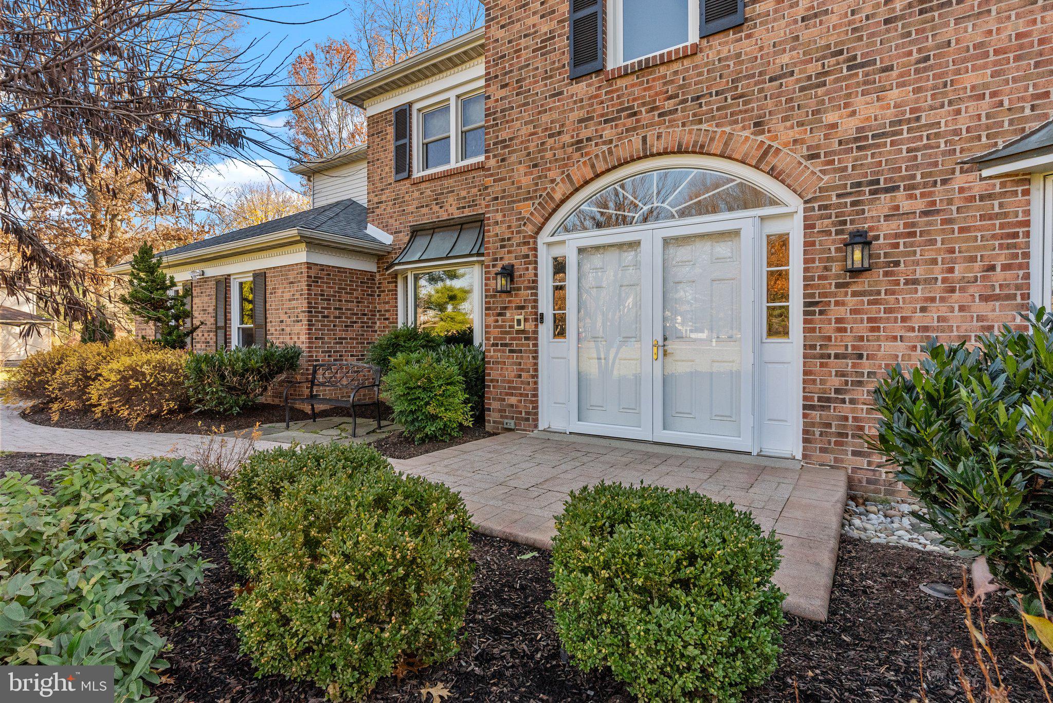 GWYN LYN - Residential