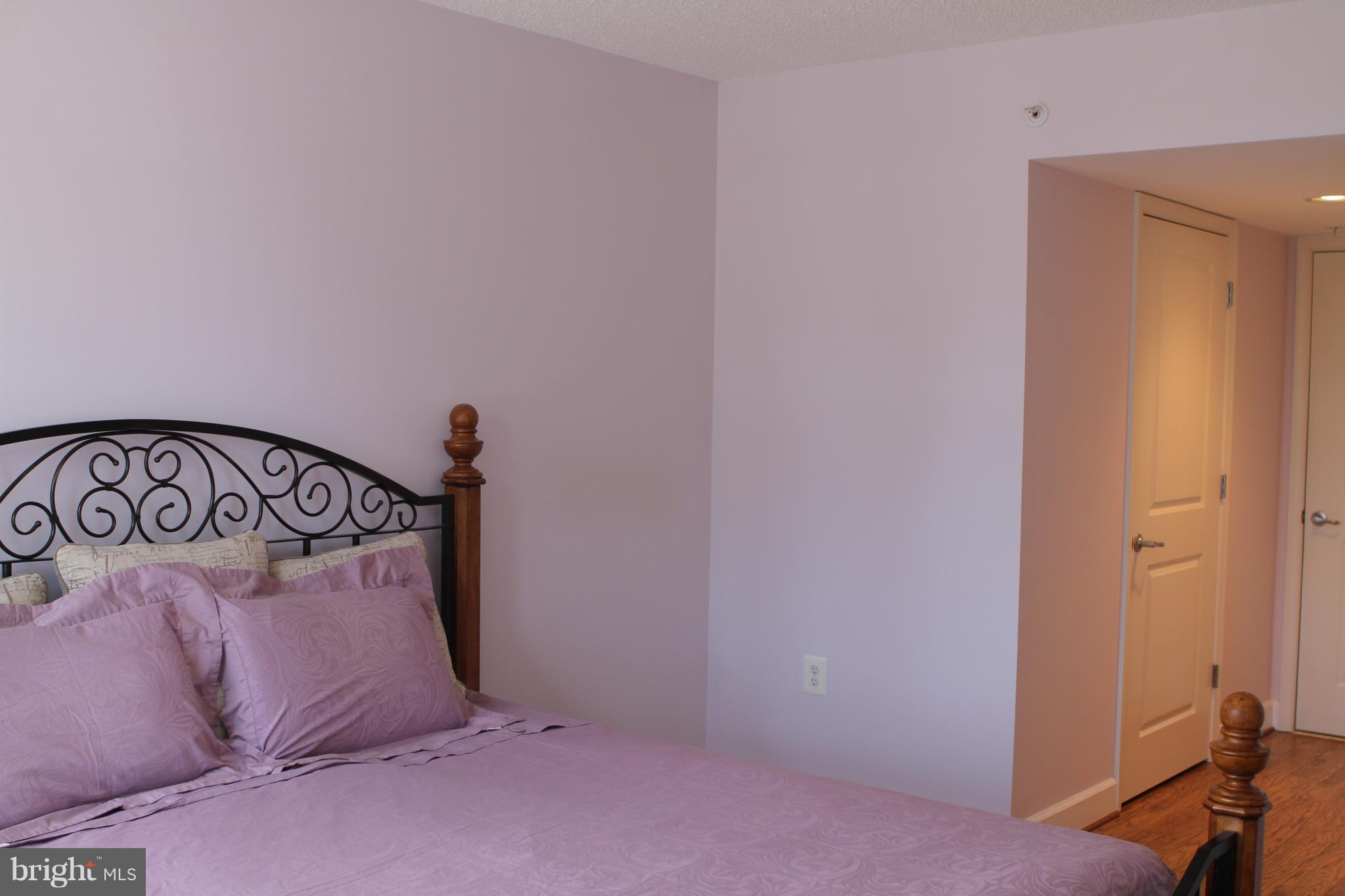 CARLTON HOUSE - Residential Lease