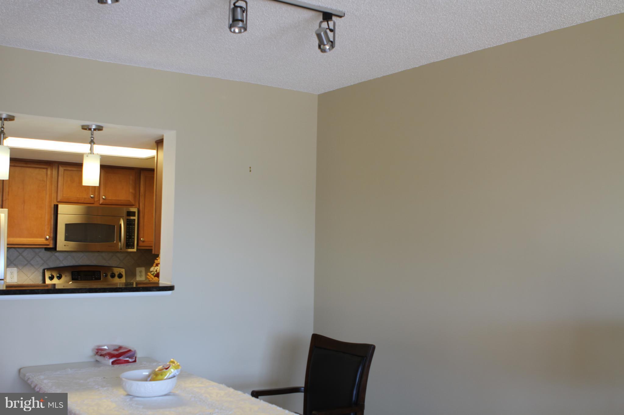 CARLTON HOUSE - Residential Lease