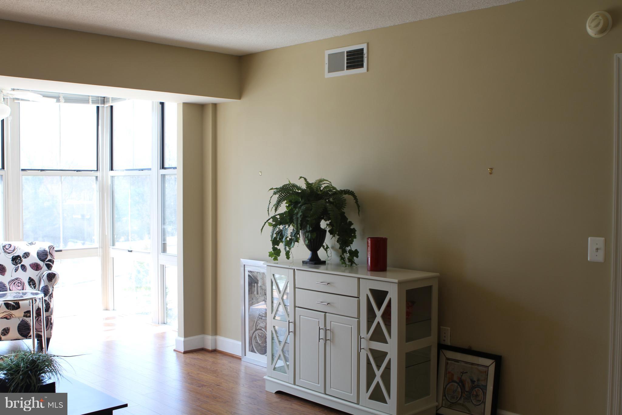 CARLTON HOUSE - Residential Lease