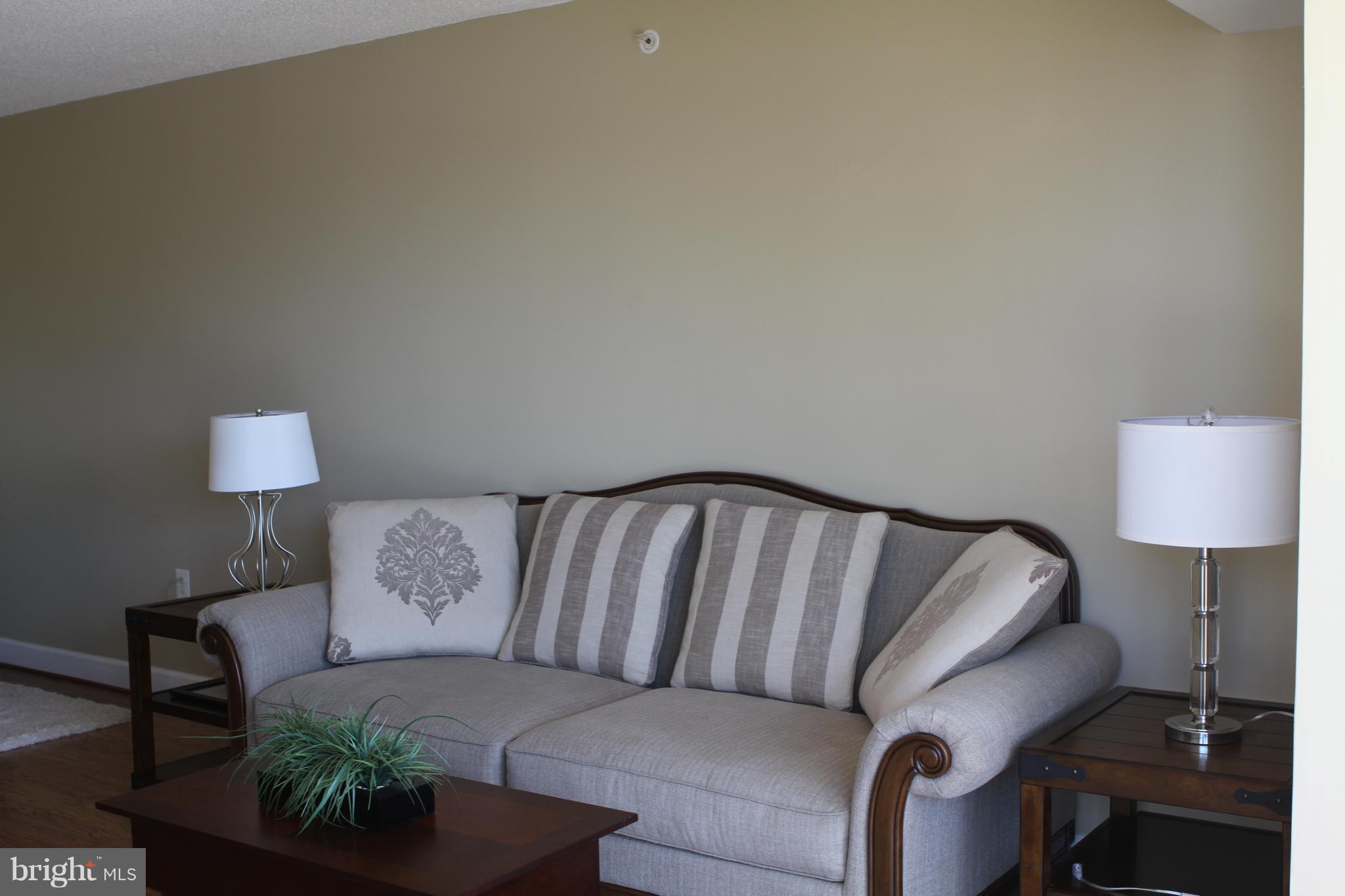 CARLTON HOUSE - Residential Lease