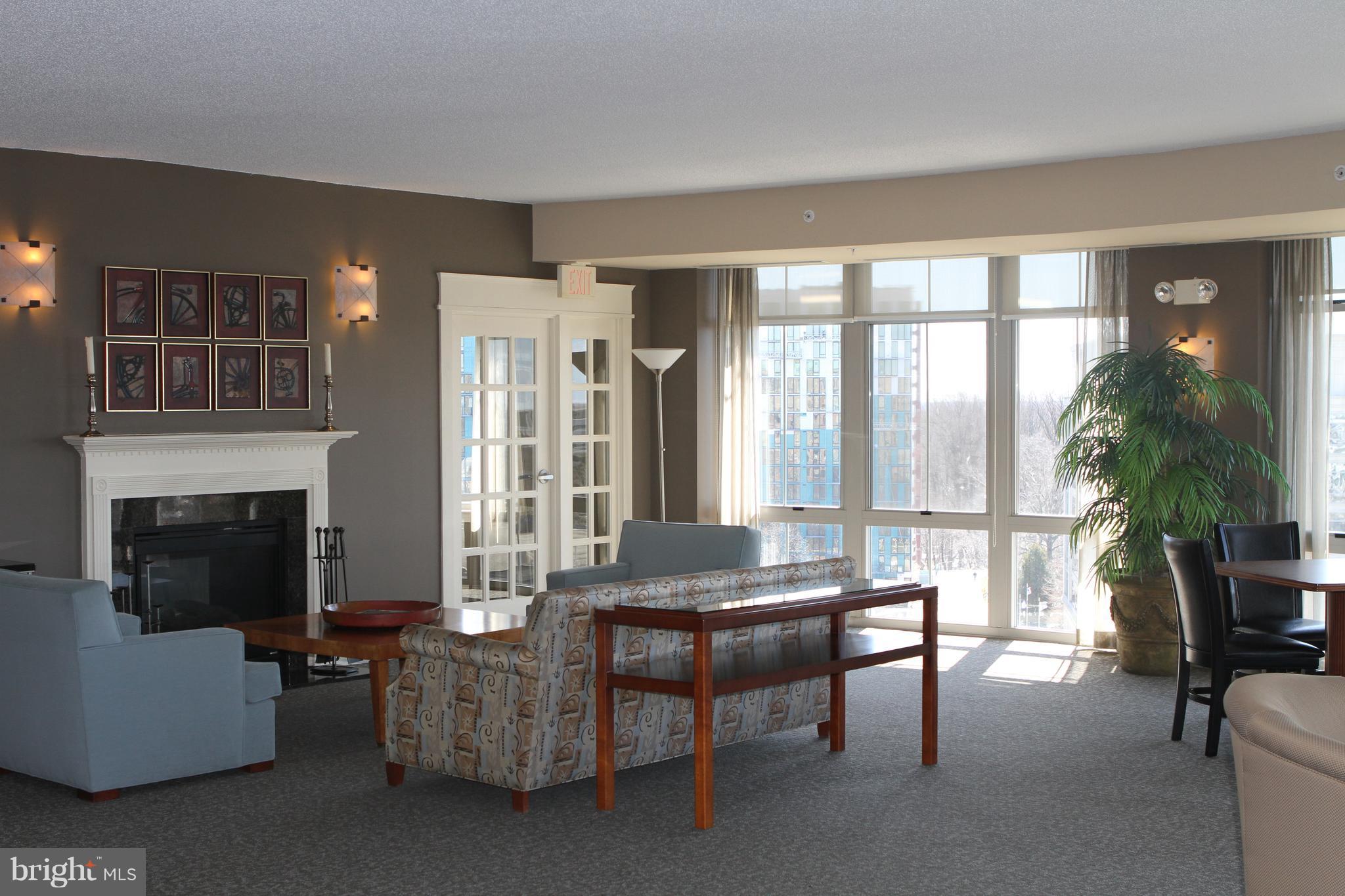 CARLTON HOUSE - Residential Lease