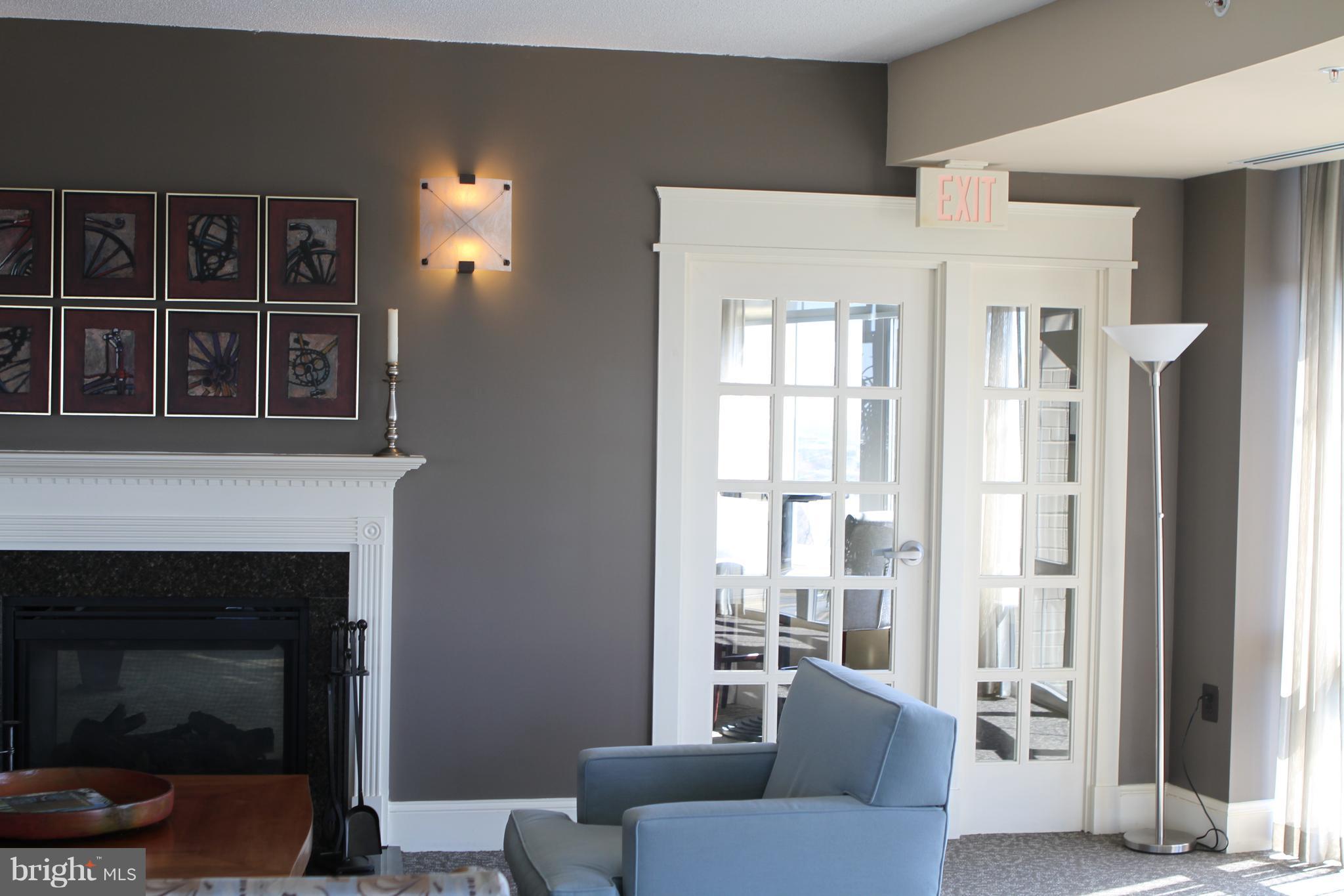 CARLTON HOUSE - Residential Lease