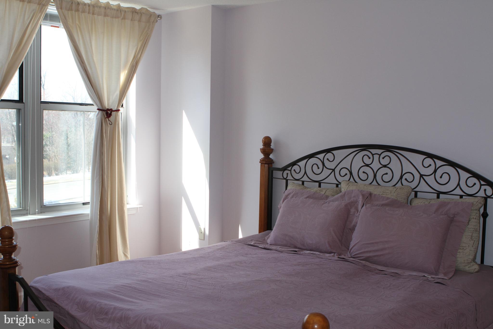 CARLTON HOUSE - Residential Lease